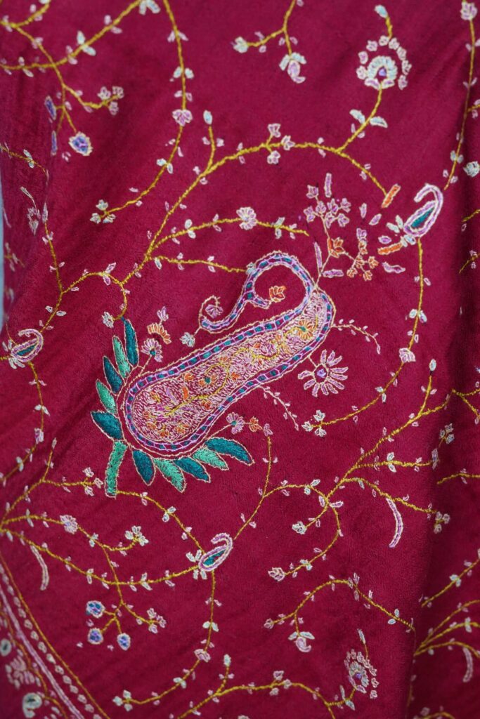 Royal Kaarigari Pashmina Scarf – Intricate Artistry