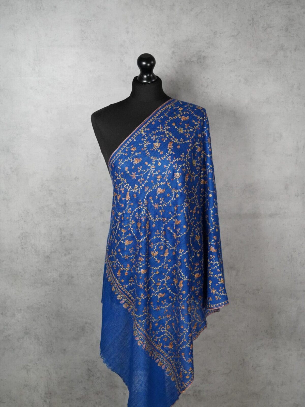 Royal Kaarigari Pashmina Scarf – Intricate Artistry