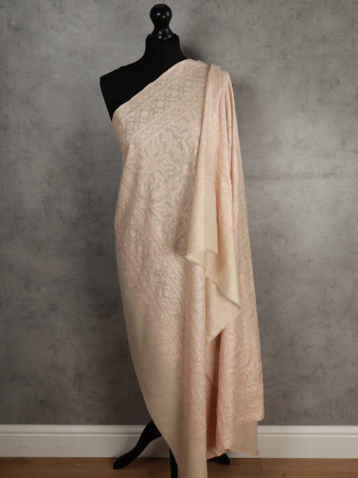 Chand-e-Dastak Handmade Pashmina Shawl