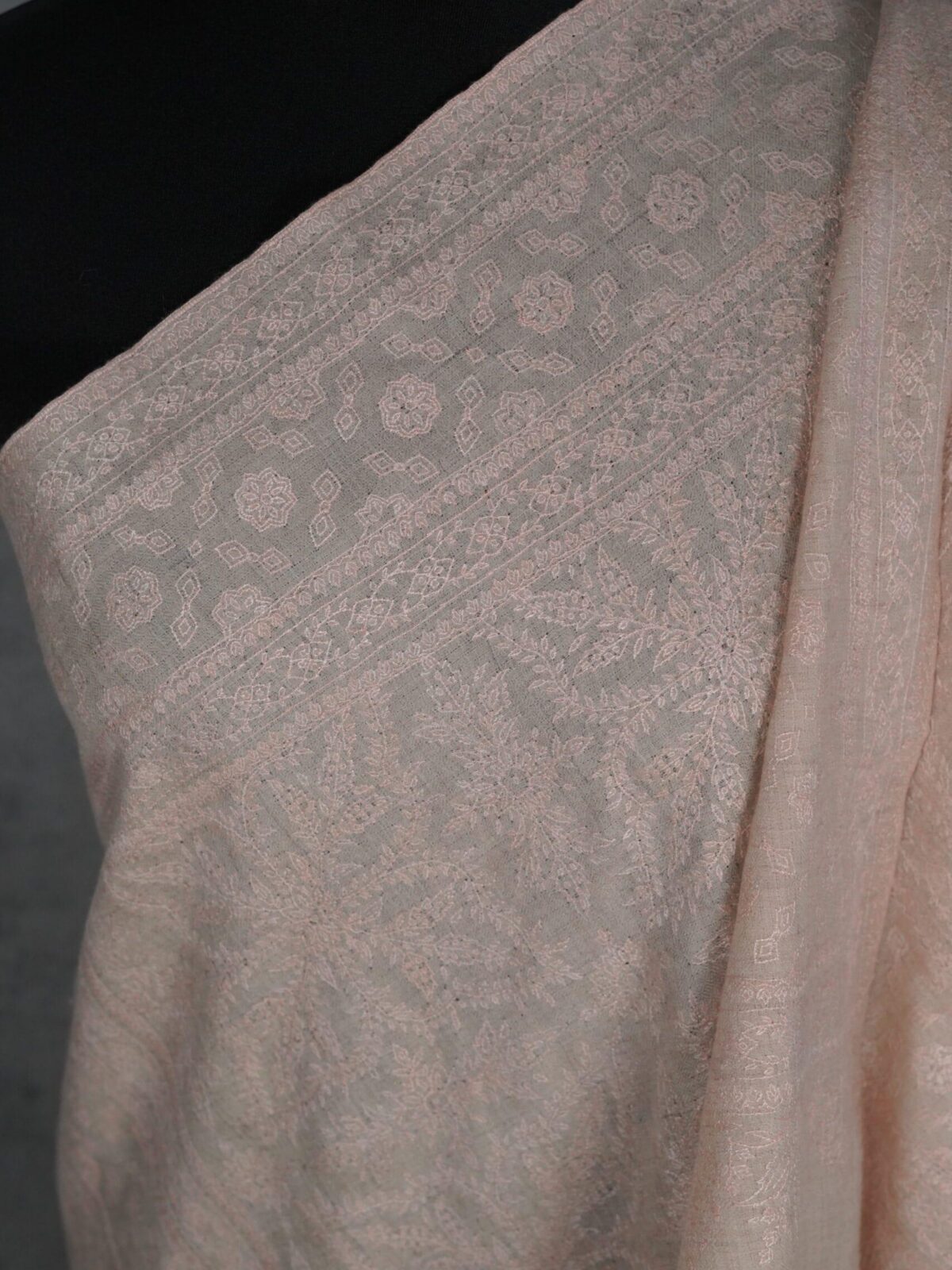 Chand-e-Dastak Handmade Pashmina Shawl