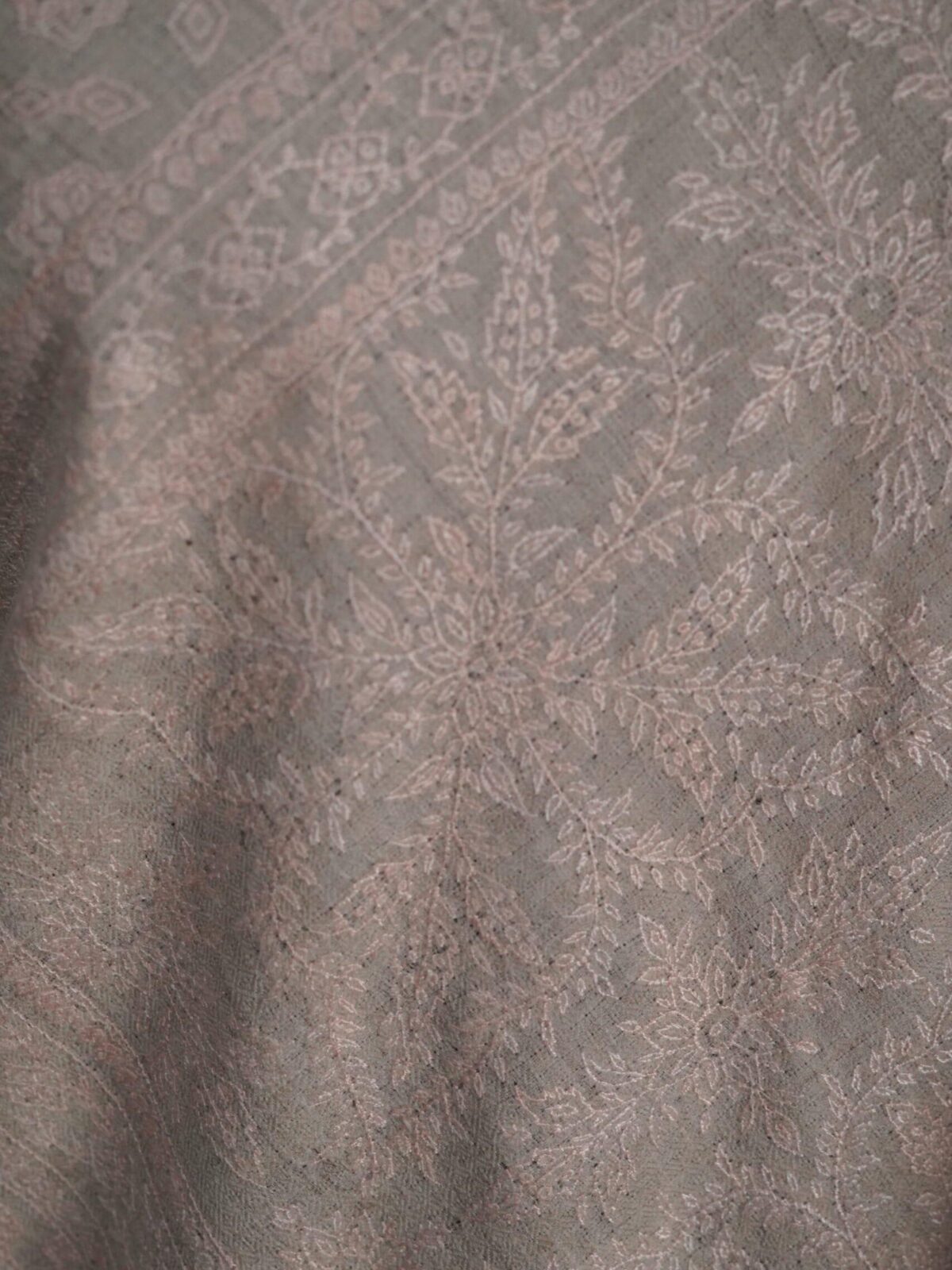 Chand-e-Dastak Handmade Pashmina Shawl
