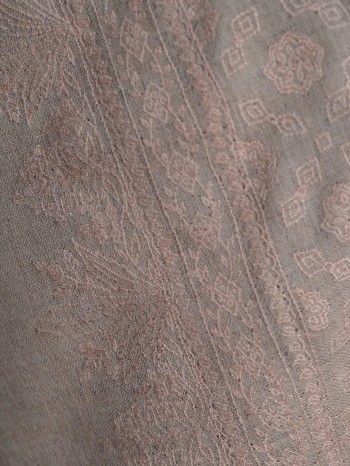 Chand-e-Dastak Handmade Pashmina Shawl
