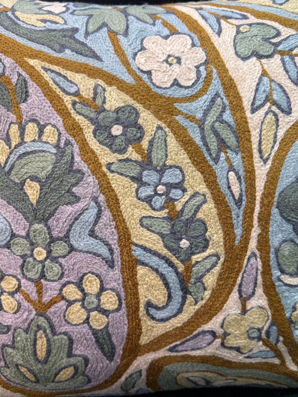 Bahaar-e-Sukoon Kashmiri Wool Aari-Embroidered Cushion Cover