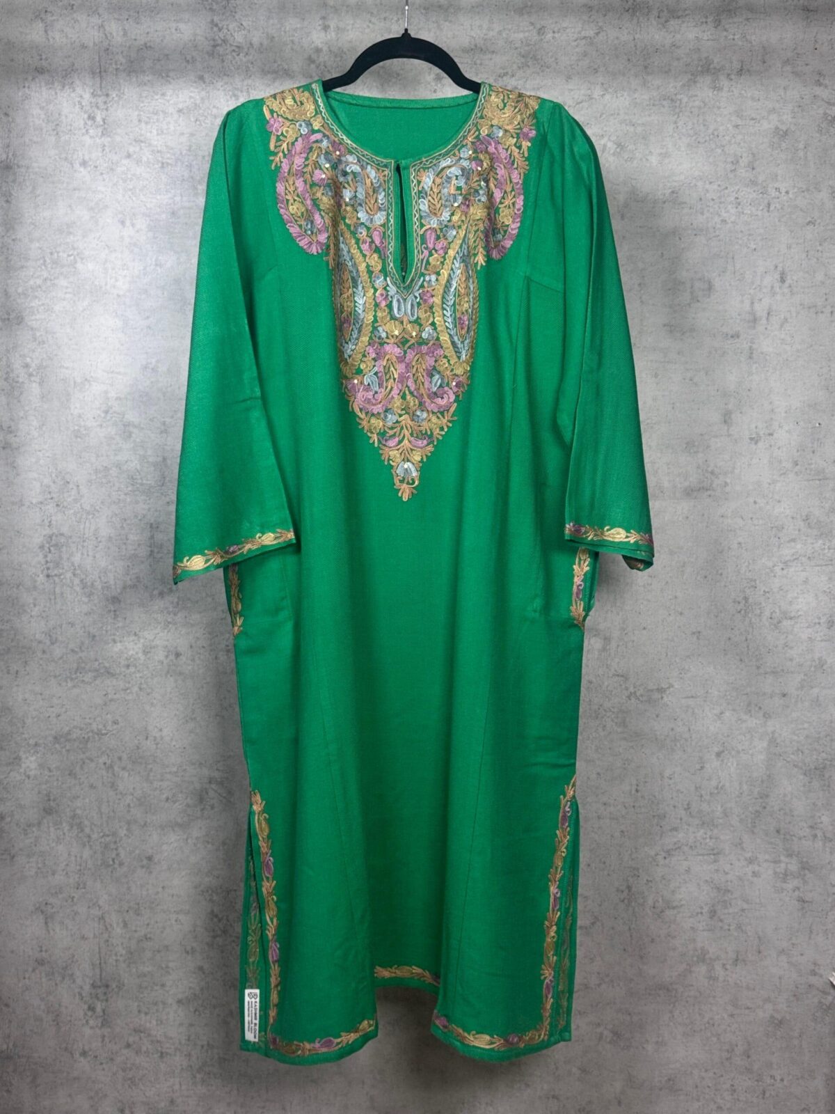 Poshkaar – Green Acro Wool Aari Embroidered Pheran