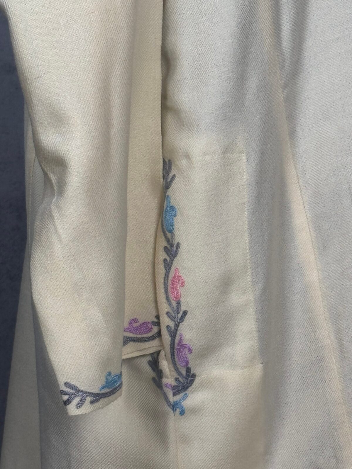 Firdaus Cream Acro Wool Aari Embroidered Pheran