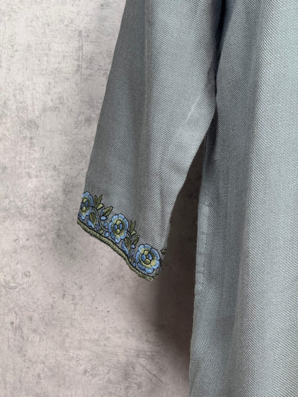 Nilofer Handcrafted Acro Wool Kurti with Kashmiri Floral Needlework (Slate Grey)