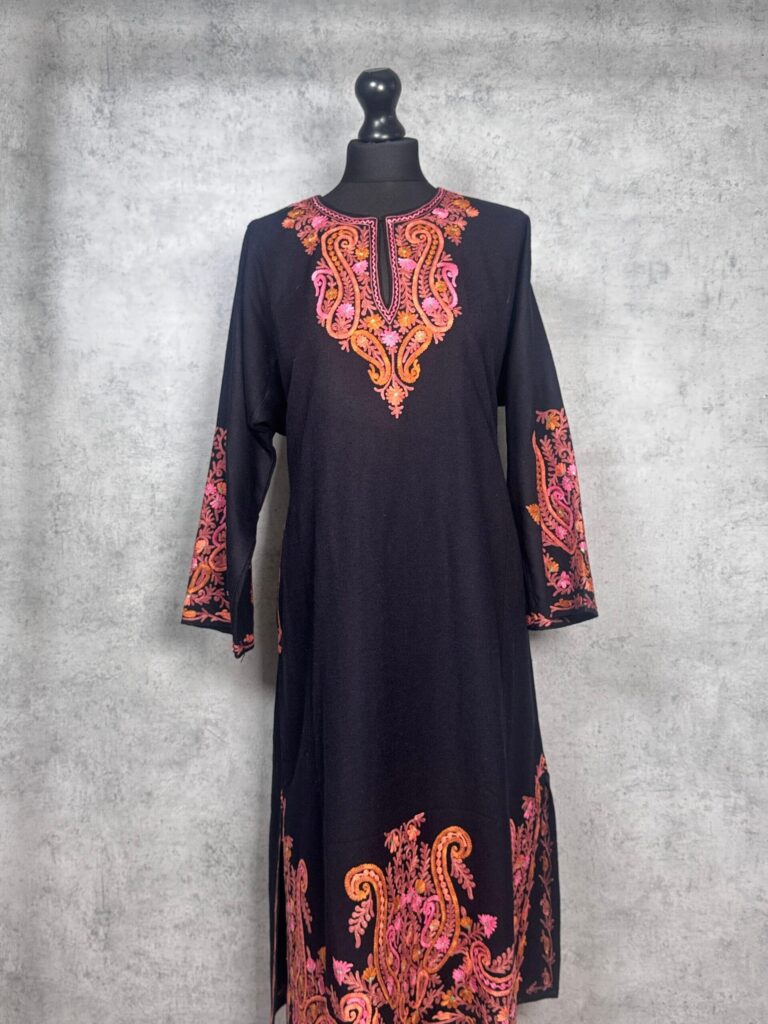 Noor-e-Ember Black Acro Wool Aari-Embroidered Pheran