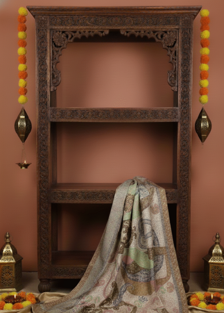 symbolic-motif-and-color-significance