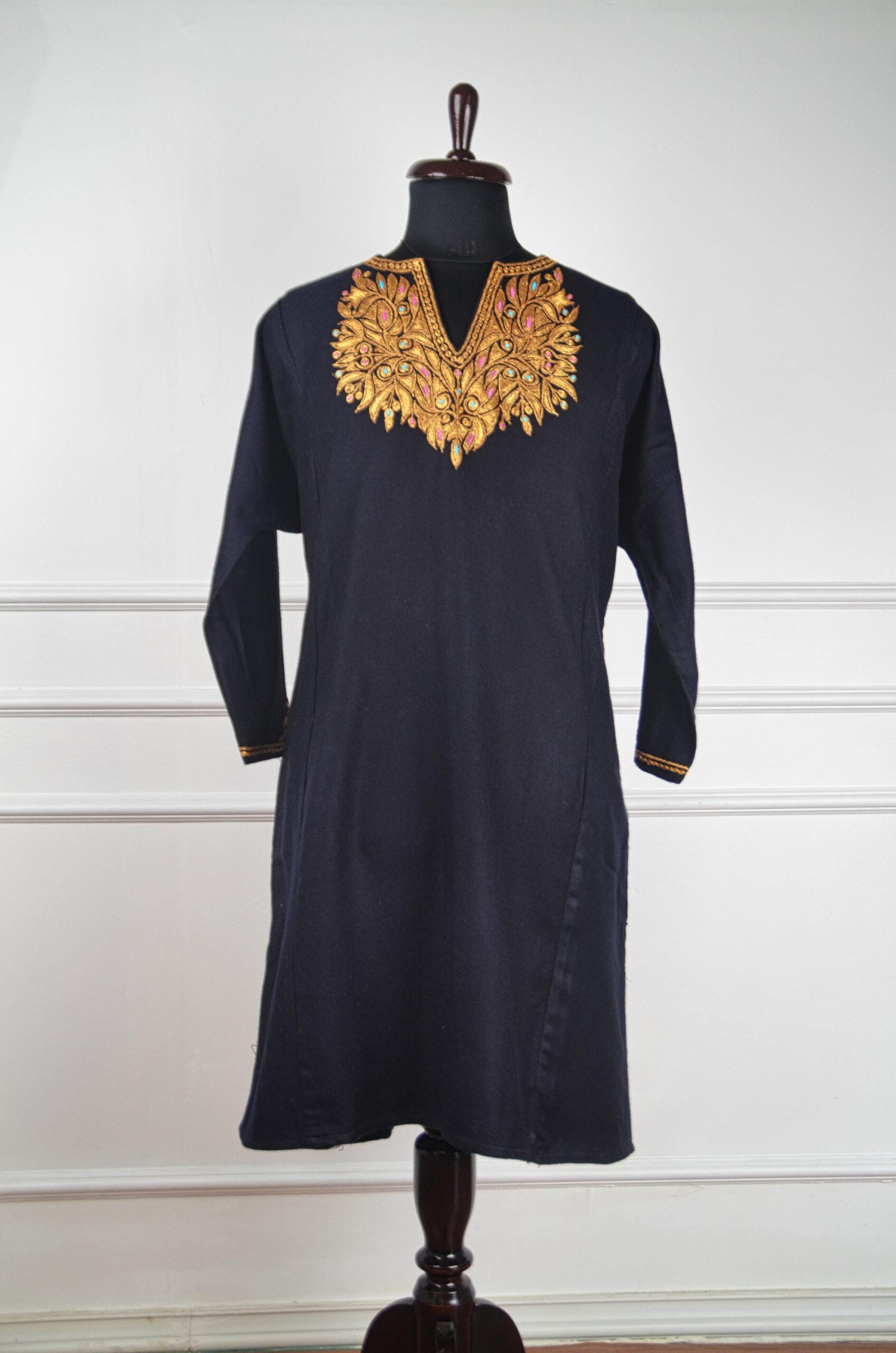 DSC_0911-scaled-600x906 Noor-e-Zeest Kashmiri Tilla Work Pheran