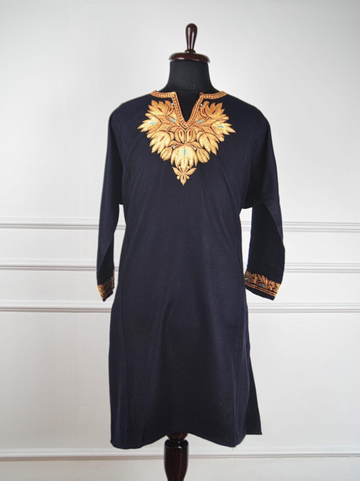 Zeenat-e-Zar Kashmiri Tilla Work Pheran