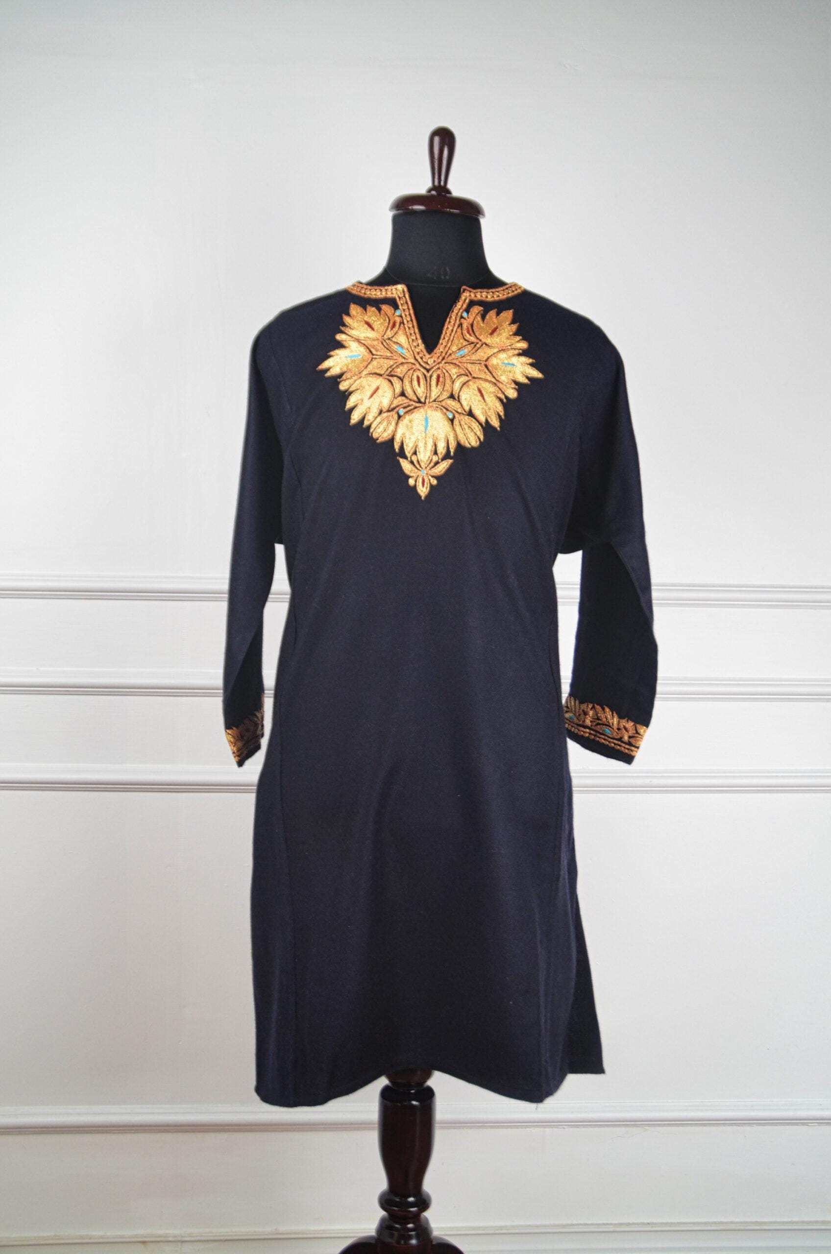 DSC_0926-scaled-600x906 Zeenat-e-Zar Kashmiri Tilla Work Pheran