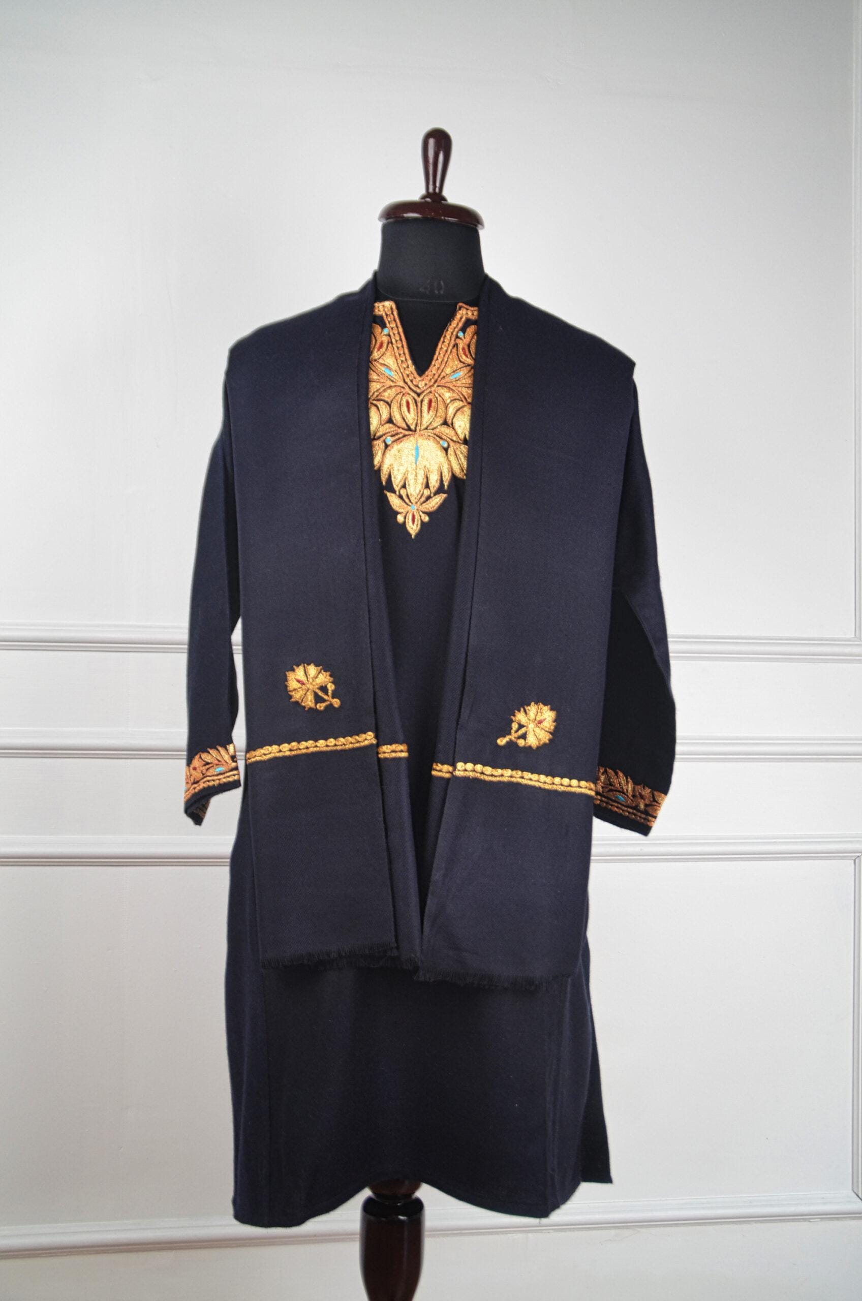 DSC_0930-scaled-600x906 Zeenat-e-Zar Kashmiri Tilla Work Pheran - Image 3