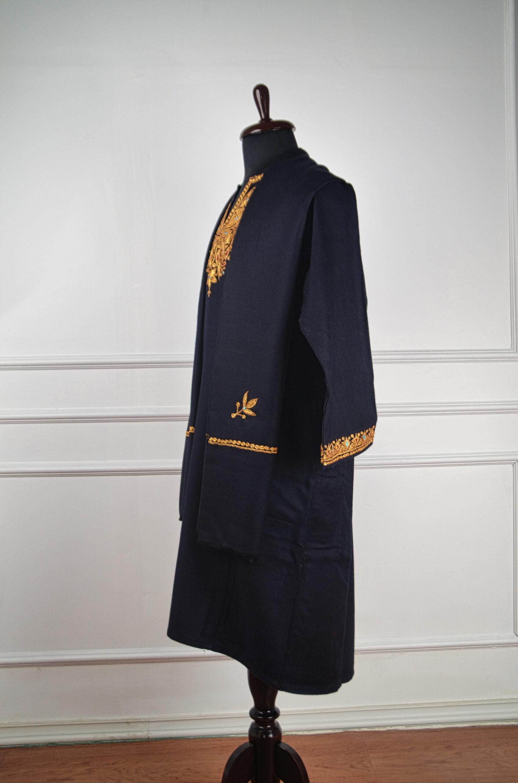 DSC_0945-scaled-600x906 Sunehri Shaam Kashmiri Tilla Work Pheran - Image 2