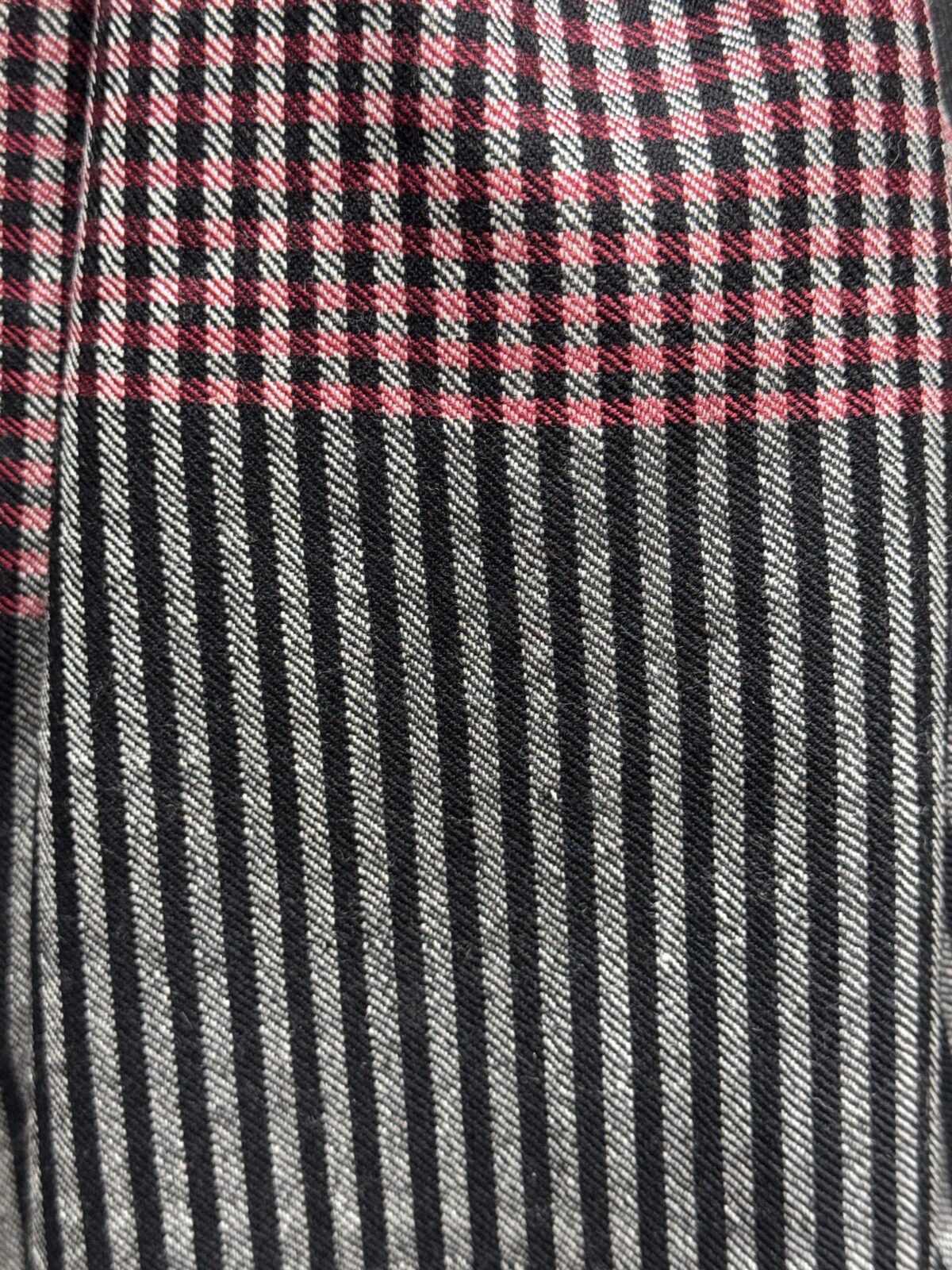 Raven Red Wool Scarf