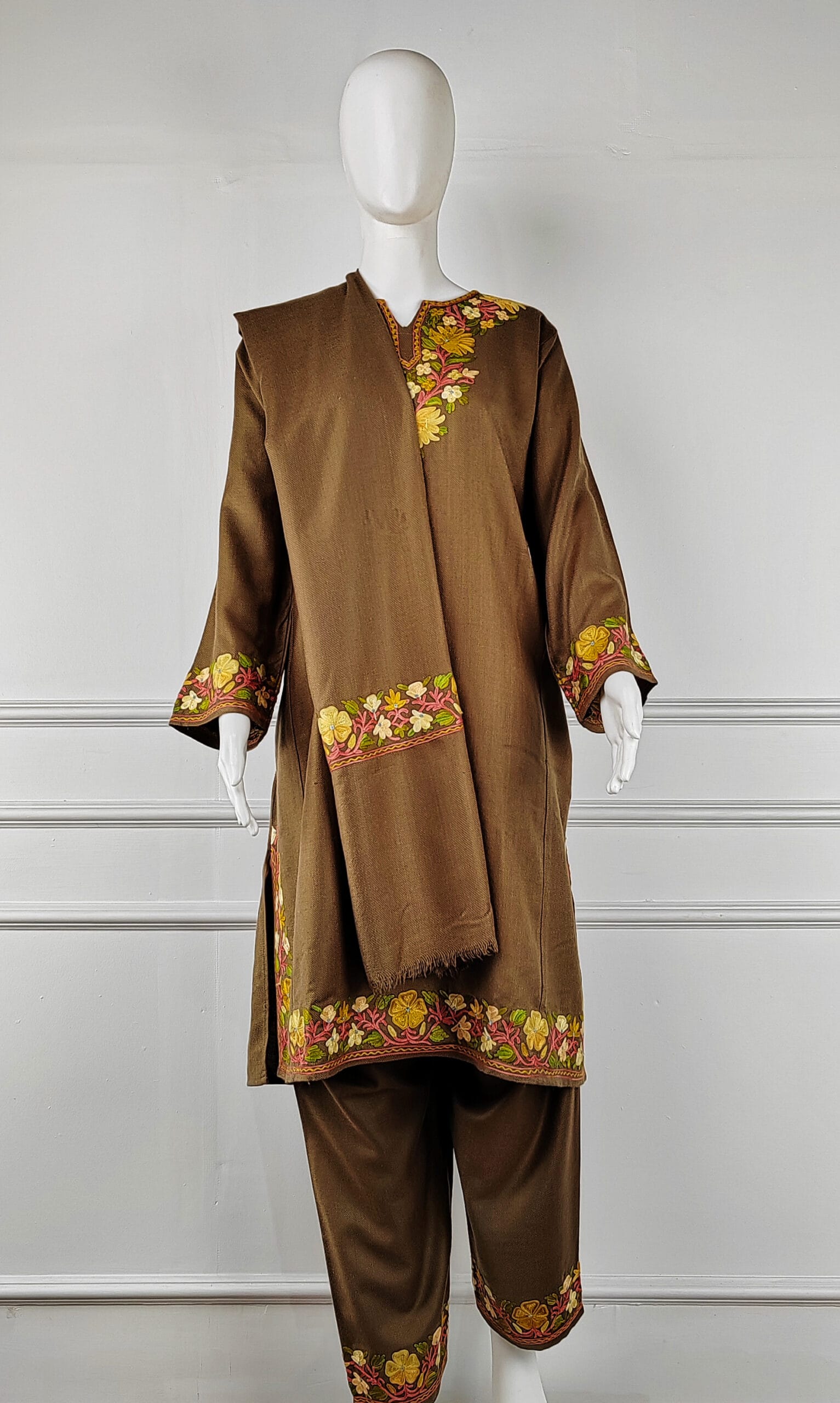 1b-1-600x1002 Zarif Aari Embroidered Wool Pheran