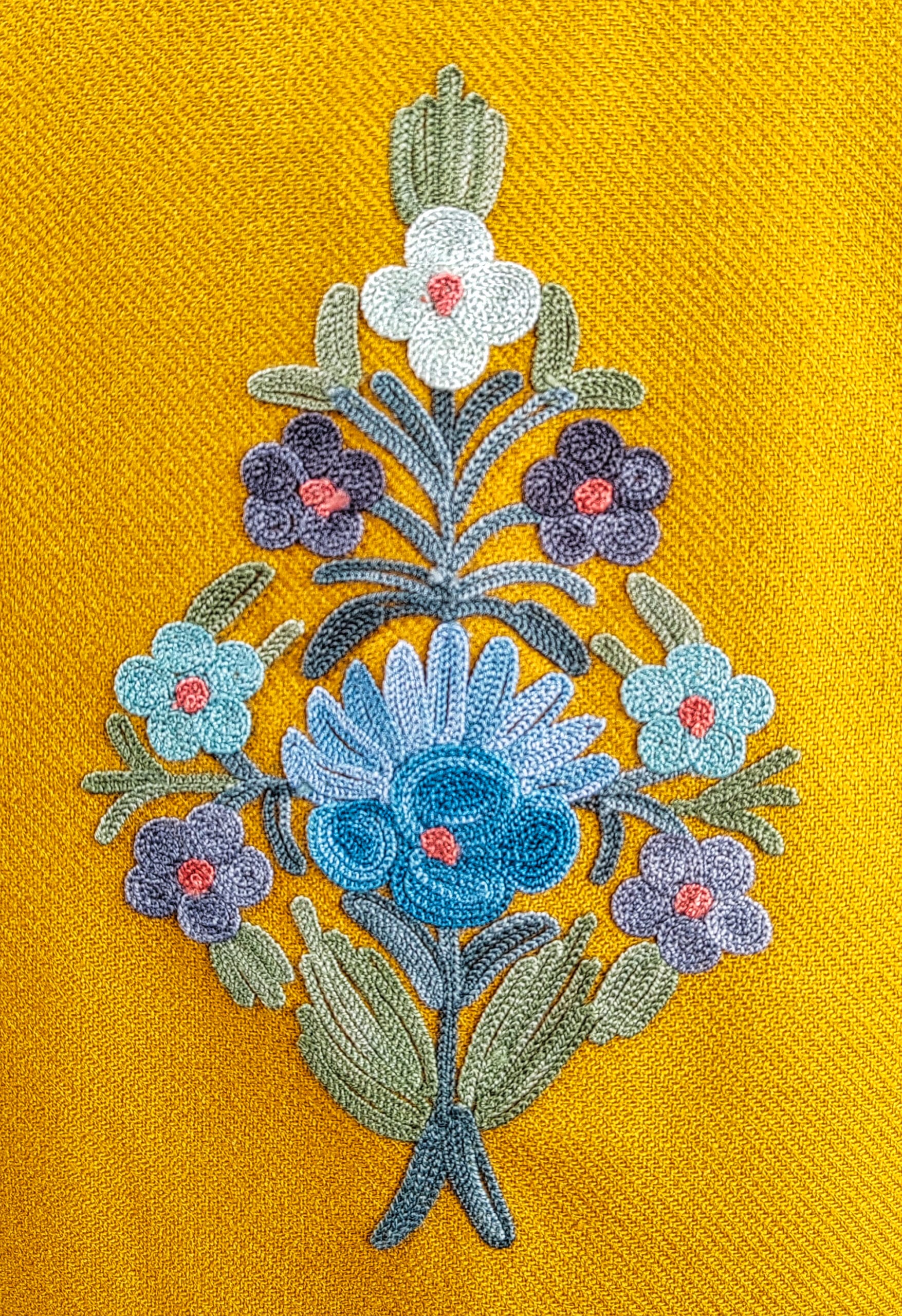 2c-600x875 Saffron Neel Aari Embroidered Wool Pheran - Image 2