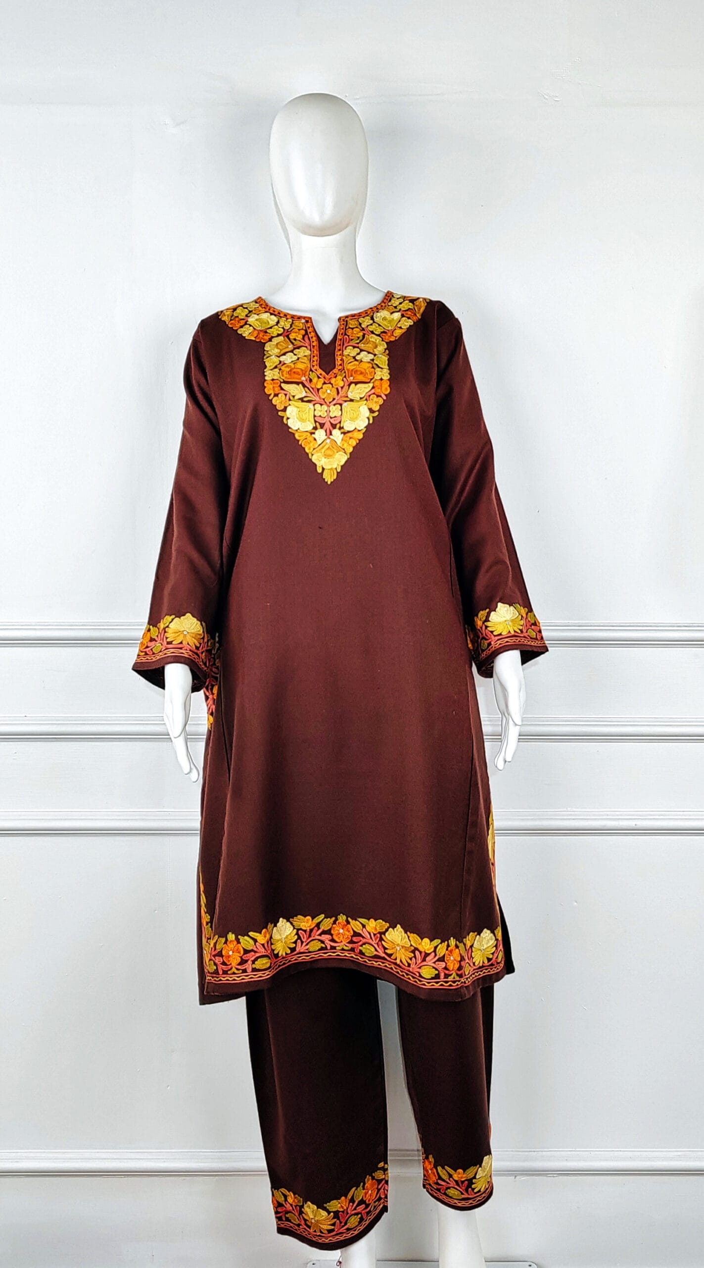 5a-600x1079 Rang-e-Zardkhiz Aari Embroidered Wool Pheran - Image 3