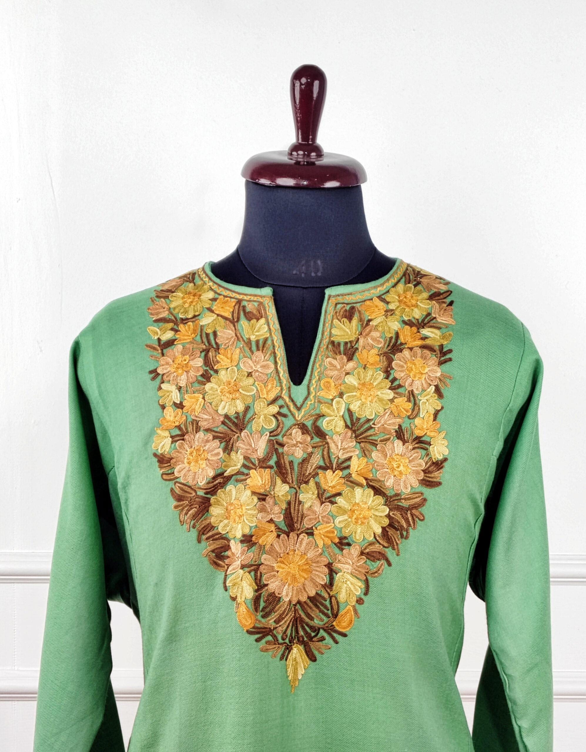 6c-1-600x770 Zard-Gul Sabz Aari Embroidered Wool Pheran - Image 4