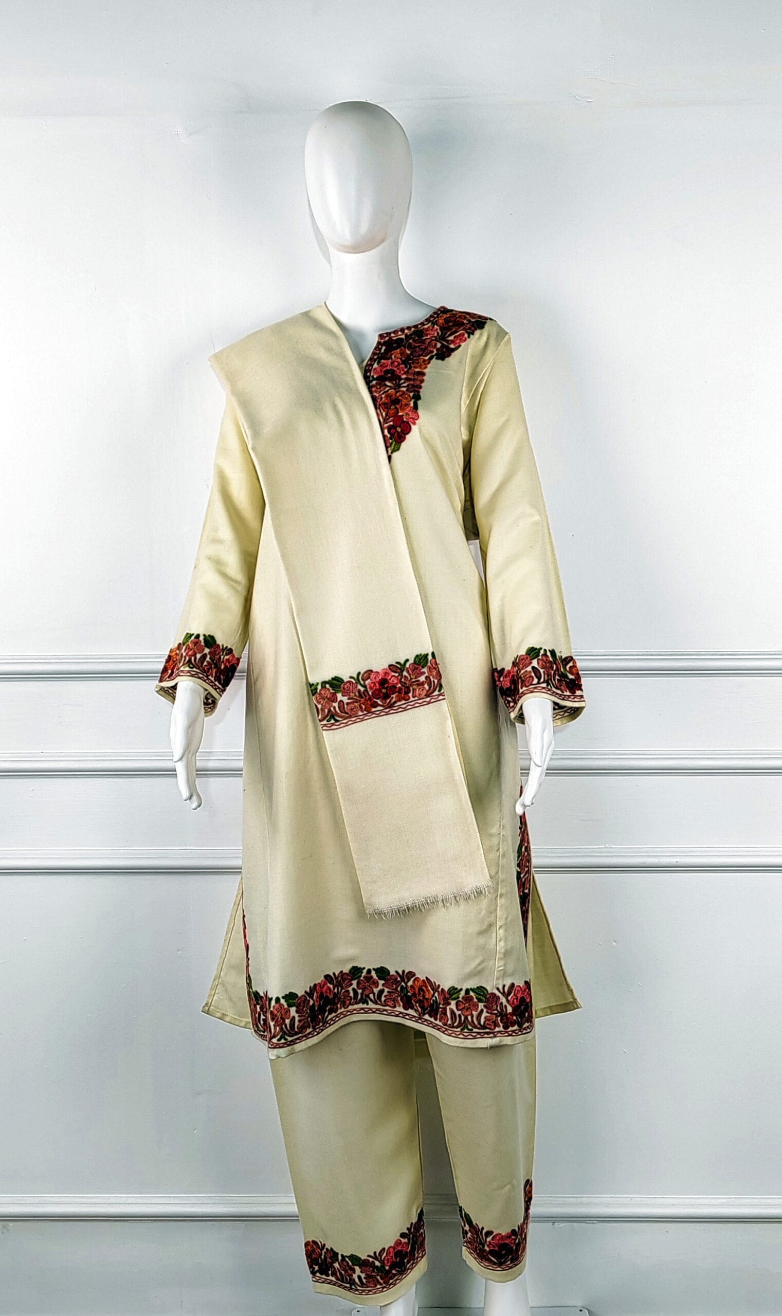 7b-600x1010 Gul-e-Kashan Aari Embroidered Wool Pheran