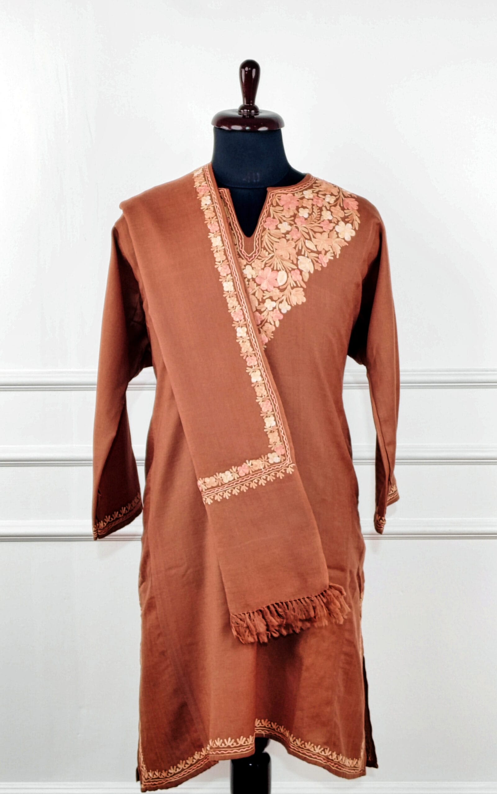 7d-600x959 Shaam-e-Russet Aari Embroidered Wool Pheran