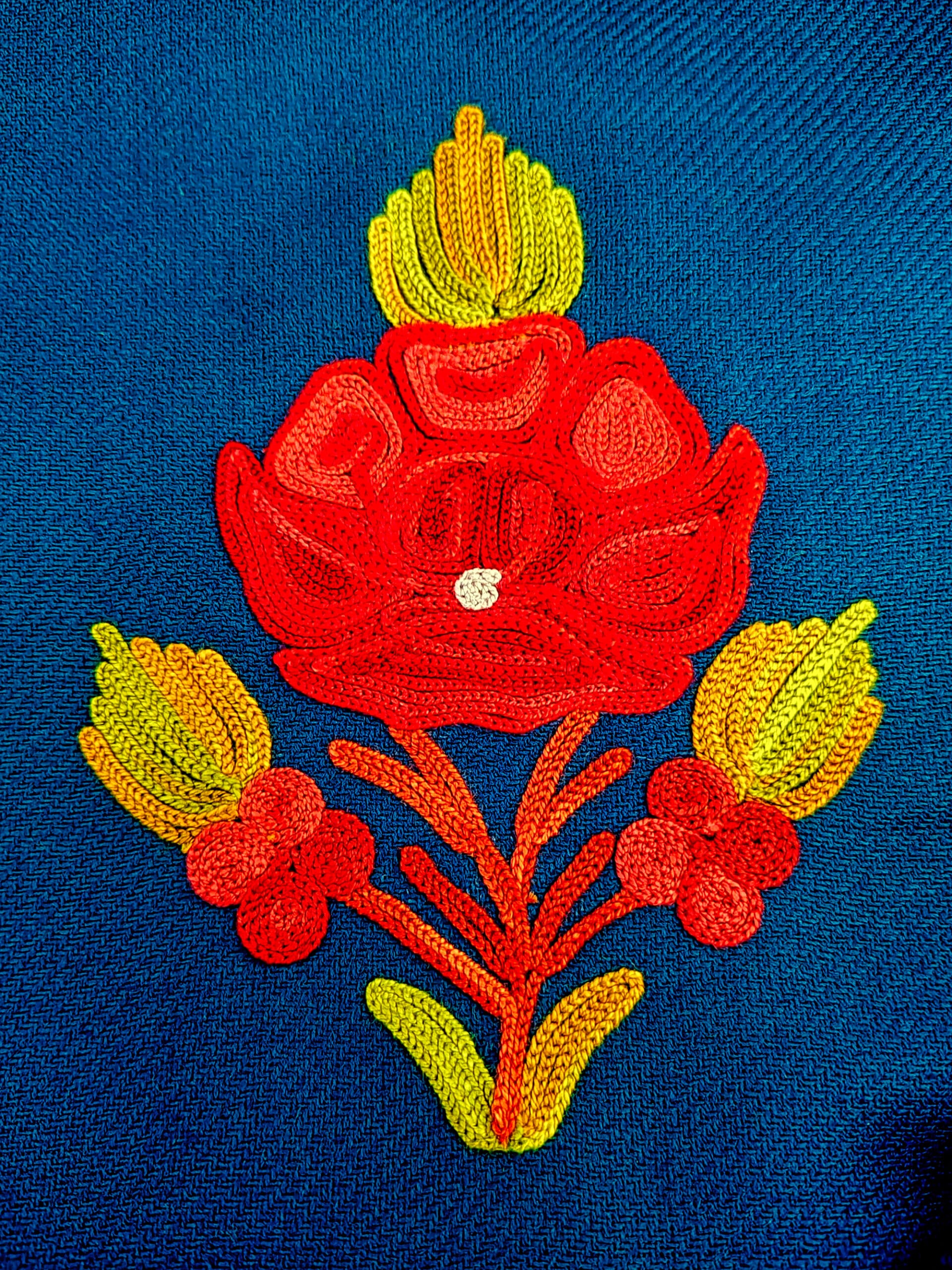 8c-600x800 Gulzar-e-Kabood Aari Embroidered Wool Pheran - Image 2