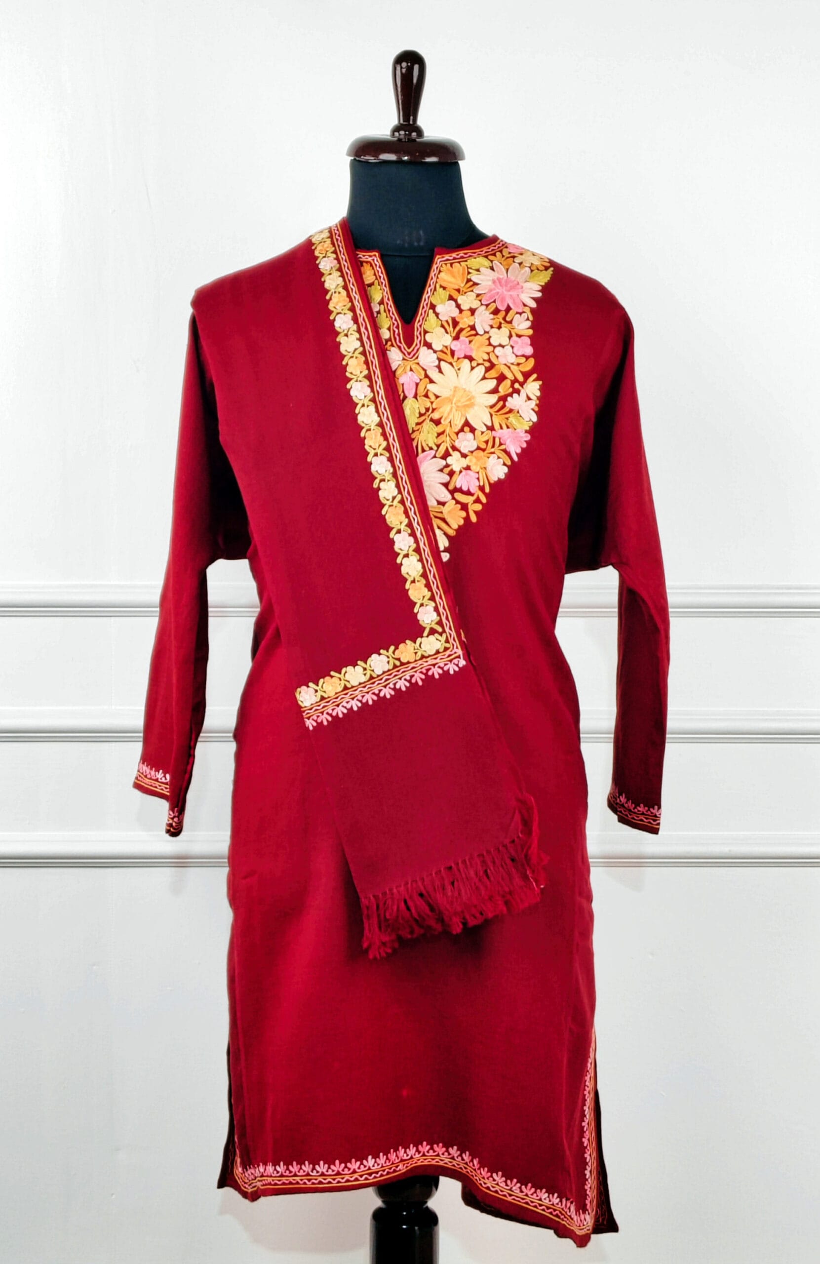 8d-600x924 Ruh-e-Laal Aari Embroidered Wool Pheran
