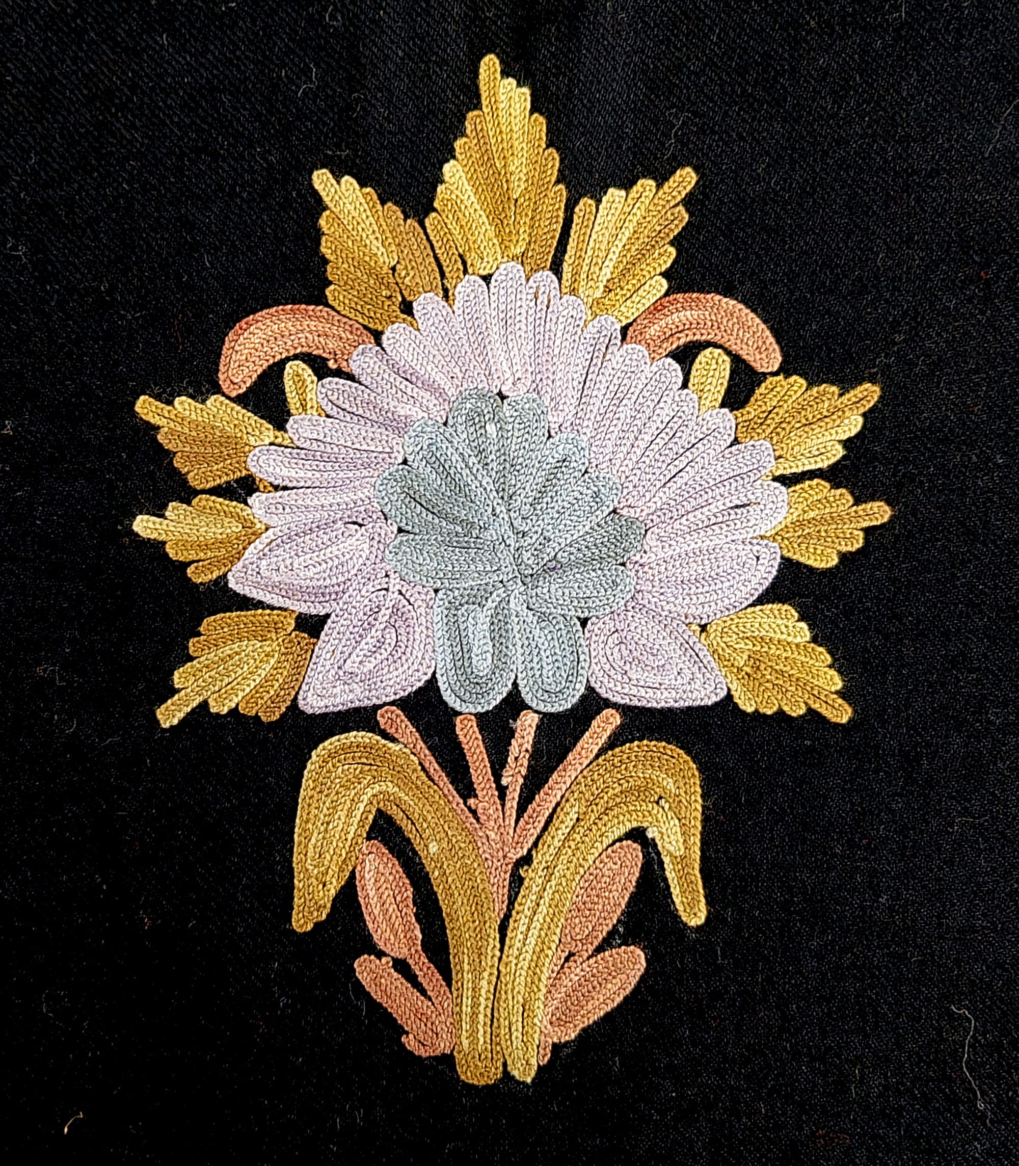 9a-1-600x686 Sukoon-e-Shab Aari Embroidered Wool Pheran - Image 2