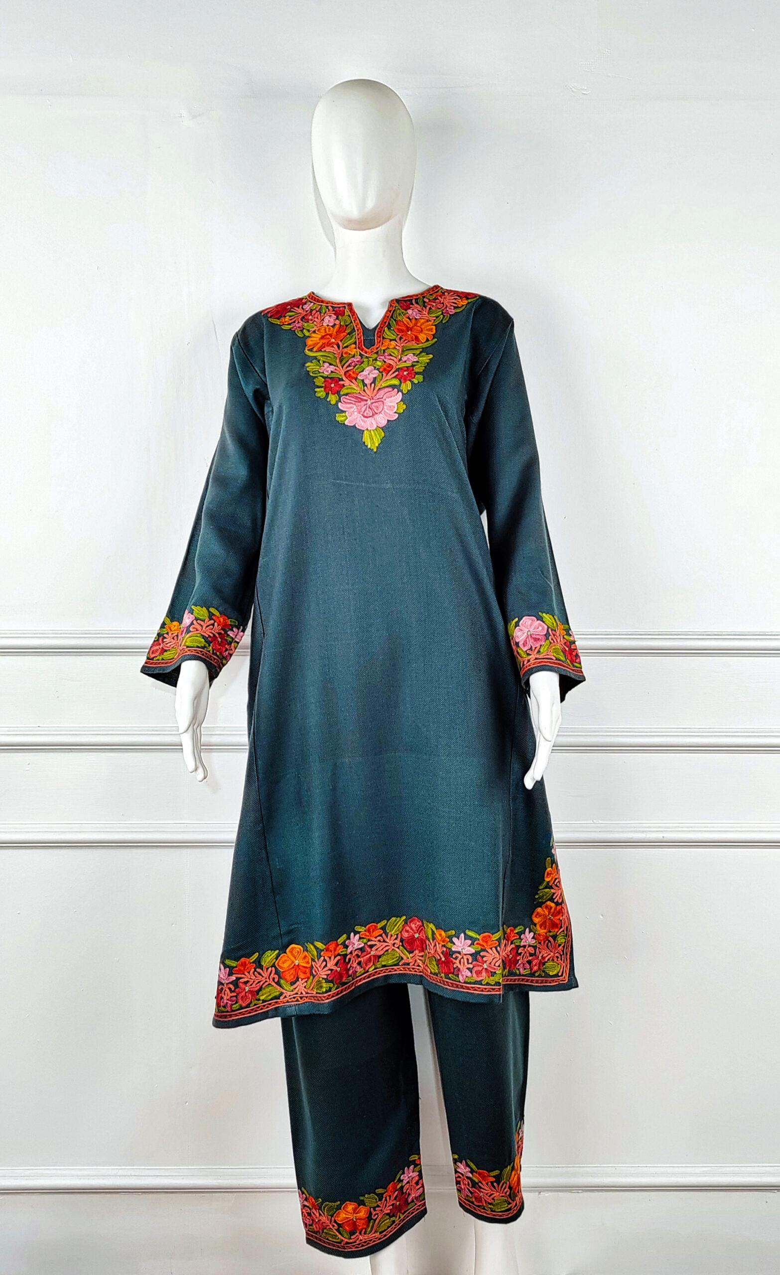 9a-600x981 Gul-e-Shaam Aari Embroidered Wool Pheran - Image 3