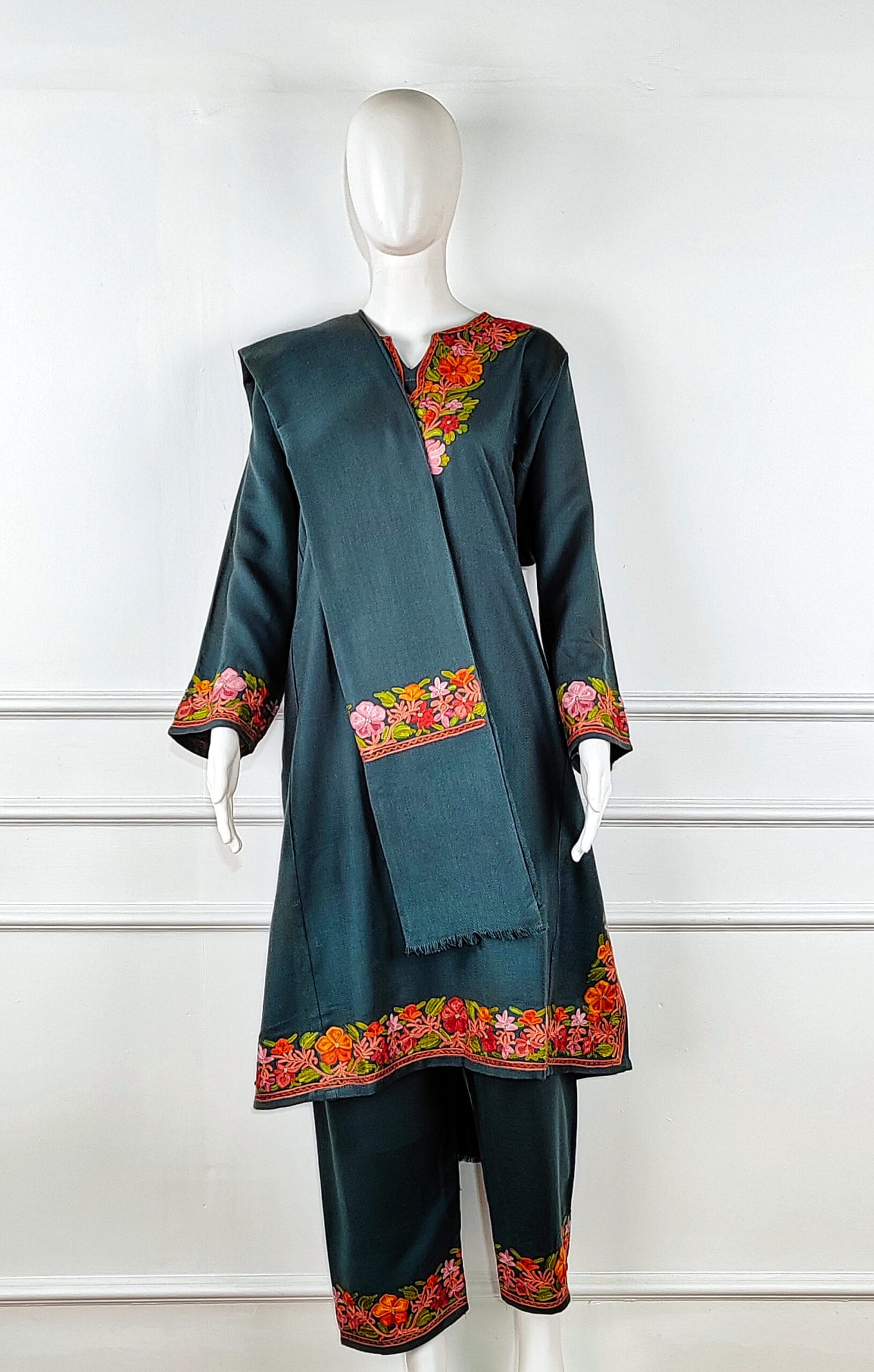 9b-600x942 Gul-e-Shaam Aari Embroidered Wool Pheran