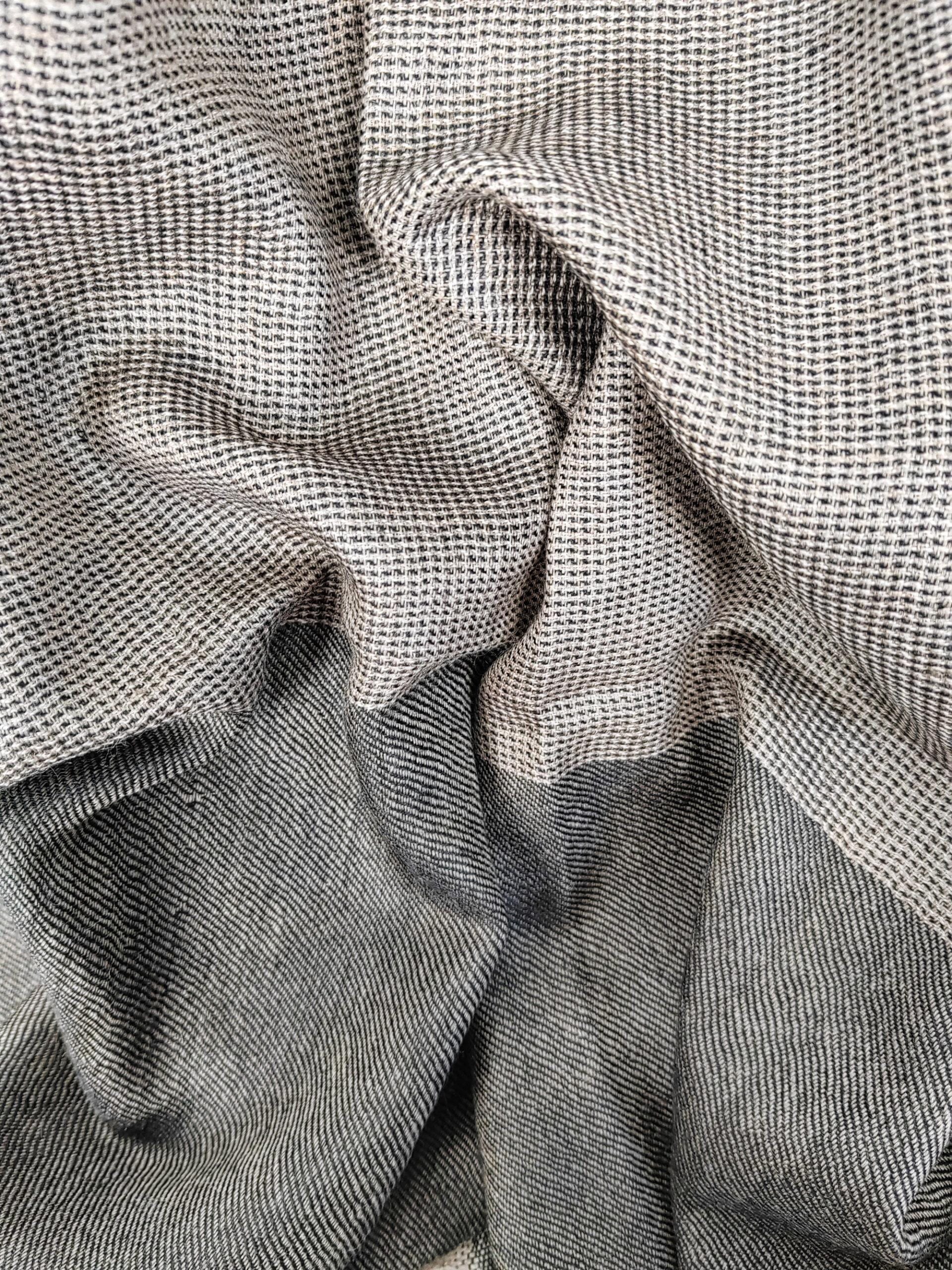 17b-600x800 Sabr Shadow Handwoven Cashmere Scarf - Image 2