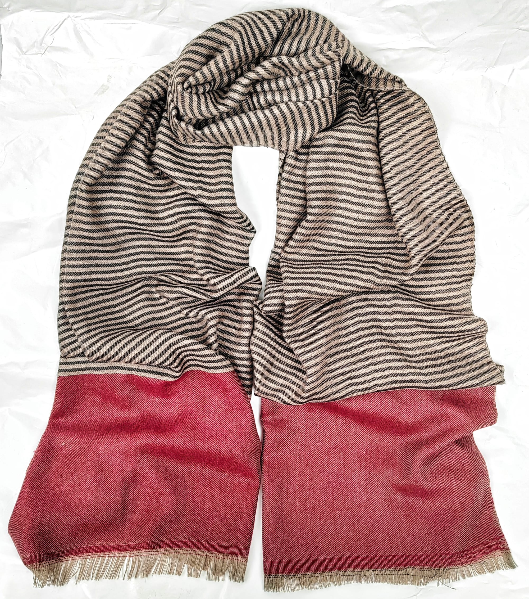 1a-600x679 Surkh Kinara Handwoven Cashmere Scarf