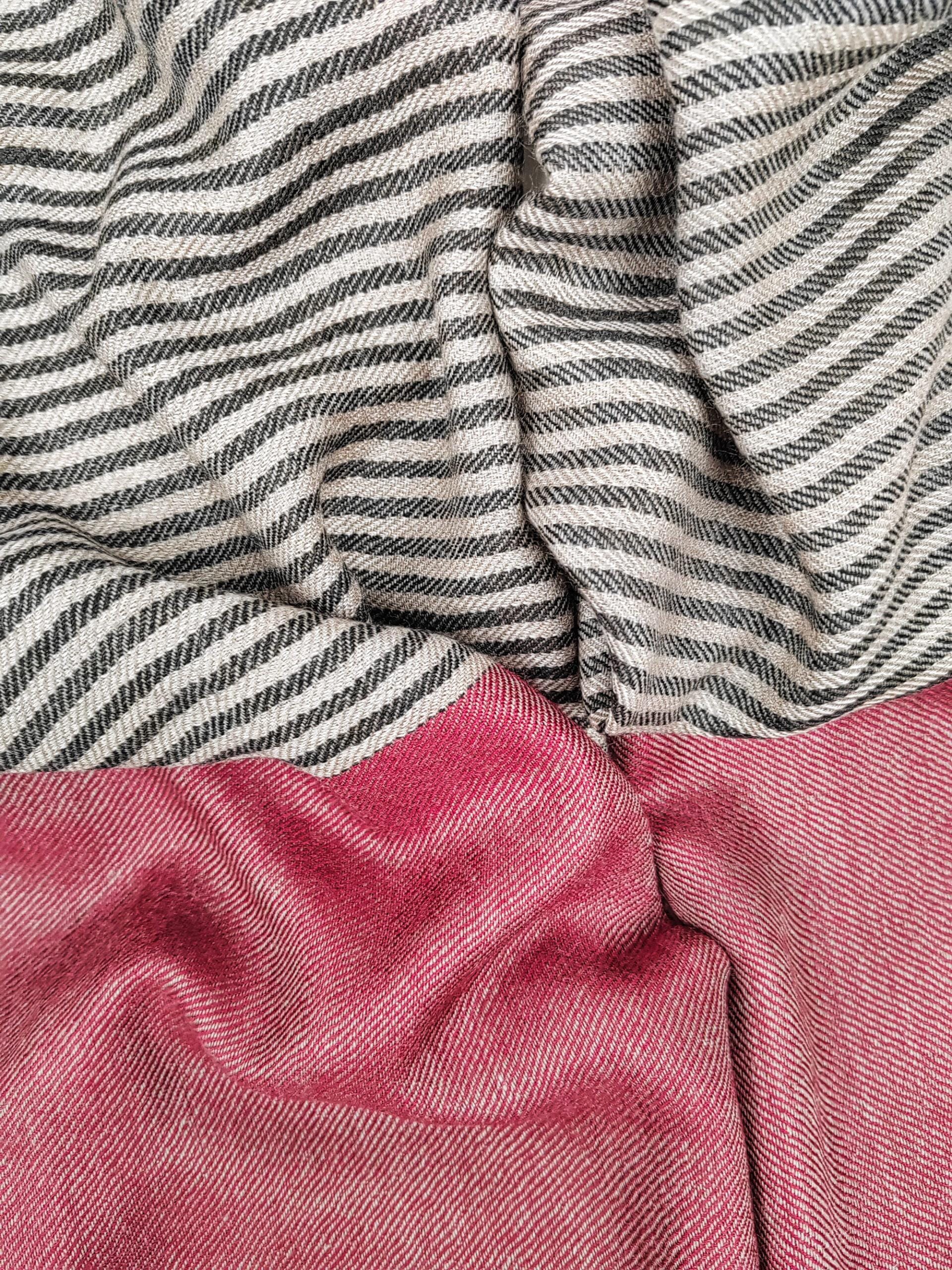 1b-600x800 Surkh Kinara Handwoven Cashmere Scarf - Image 2