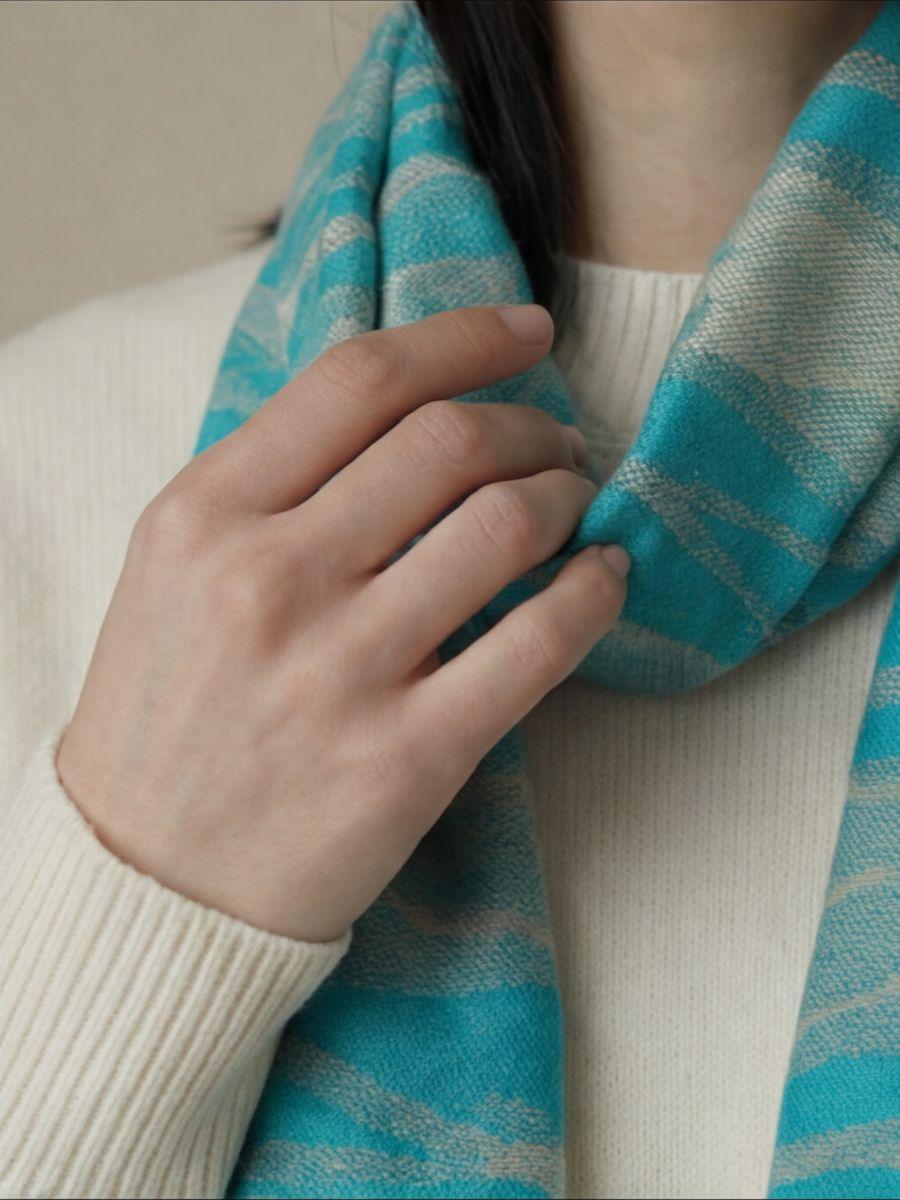 24-700x933 Heritage Pashmina® Azure Drift Kashmiri Ikat Scarf - Image 4