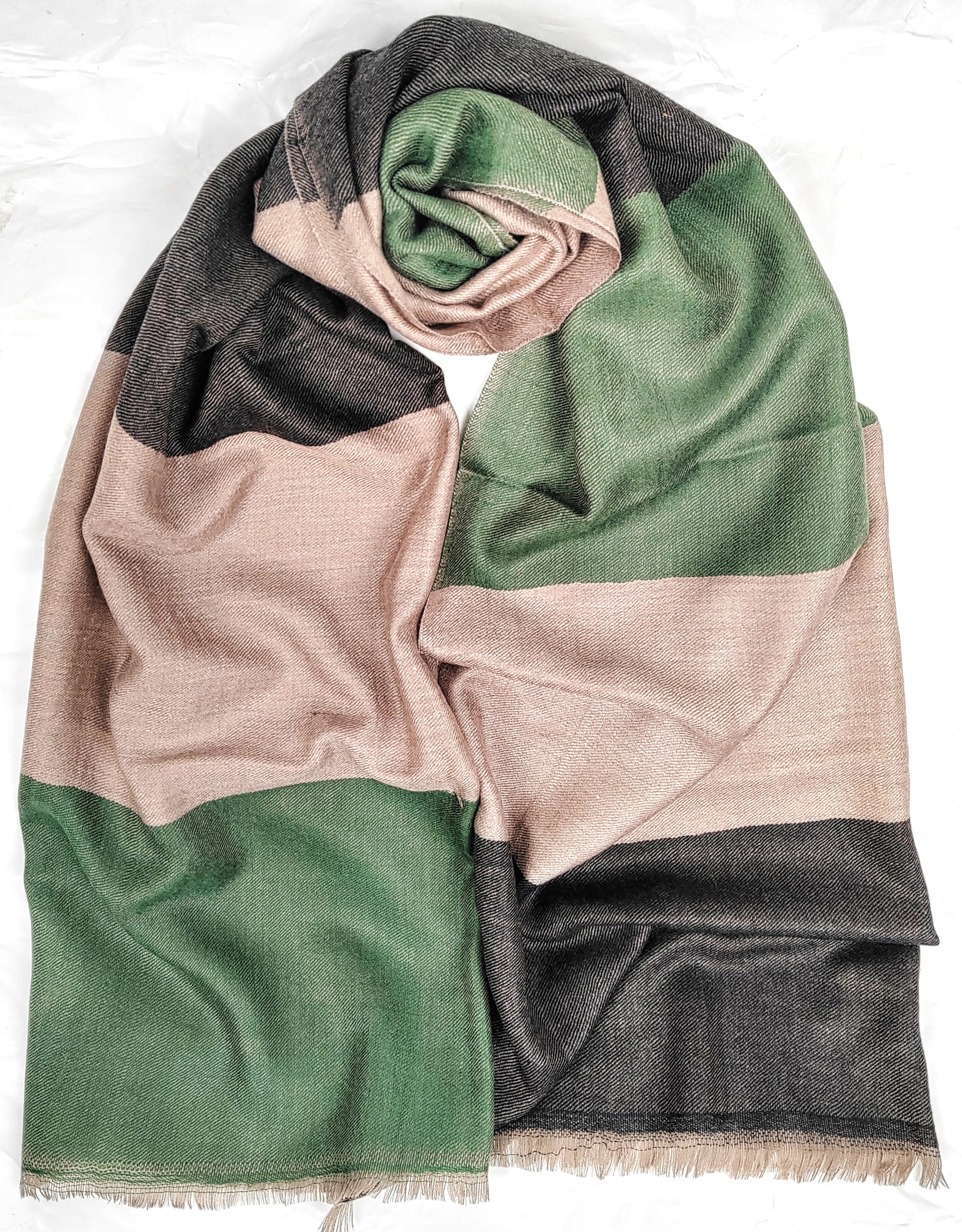 3a-600x768 Zameen-e-Ziya Handwoven Cashmere Scarf