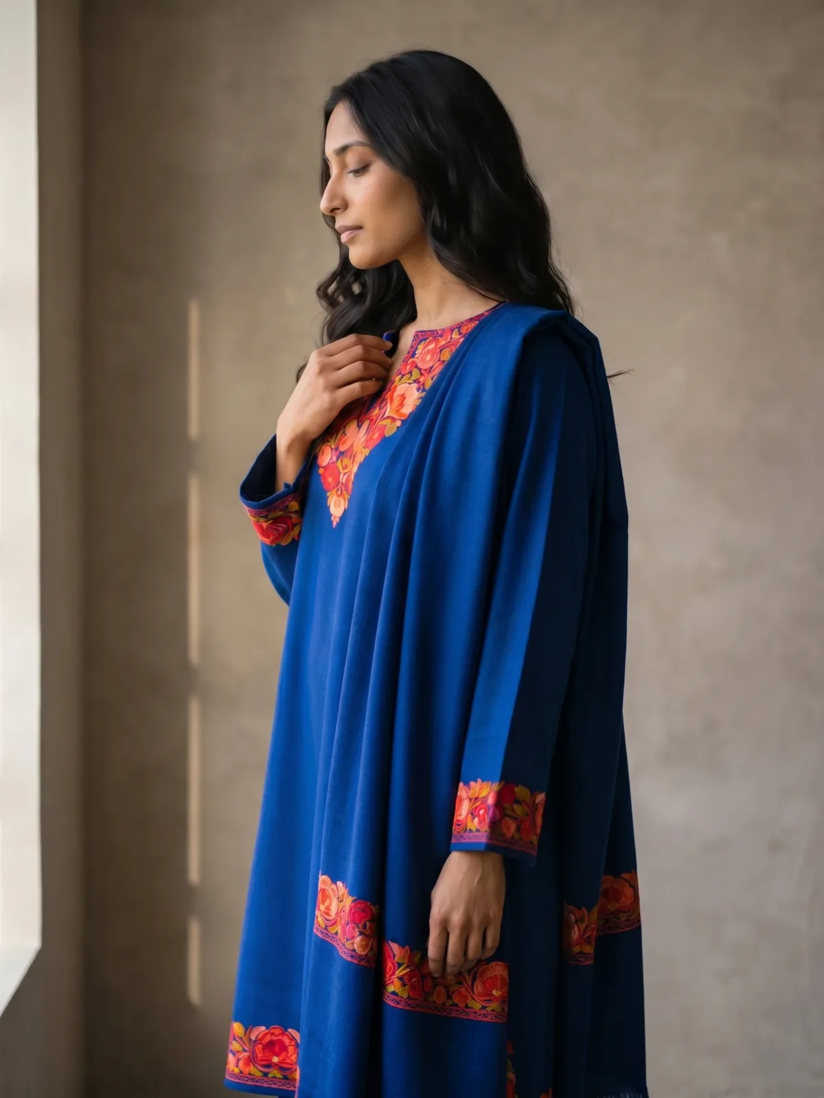 Gulzar-e-Kabood Aari Embroidered Acro Wool Pheran Set (Pheran, Scarf & Trousers)