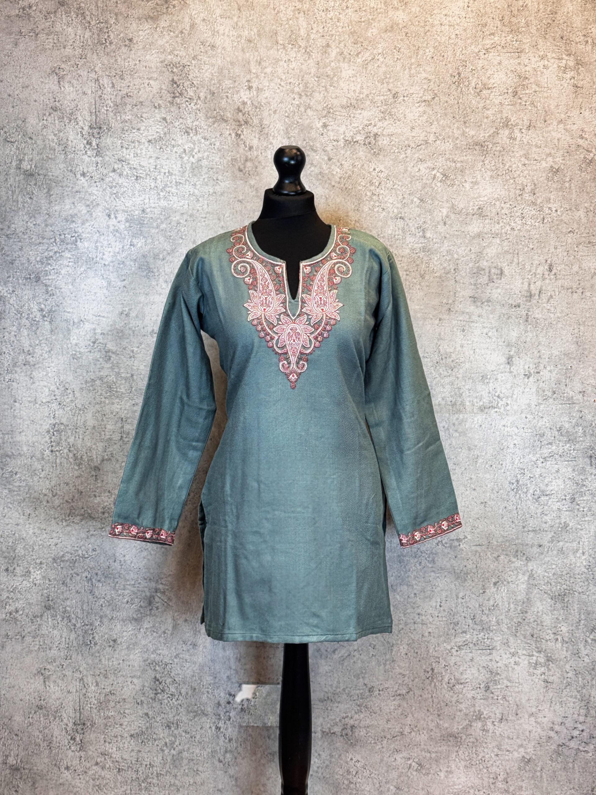 IMG_8045-scaled-700x933 Sage Noor Kashmiri Short Kurti
