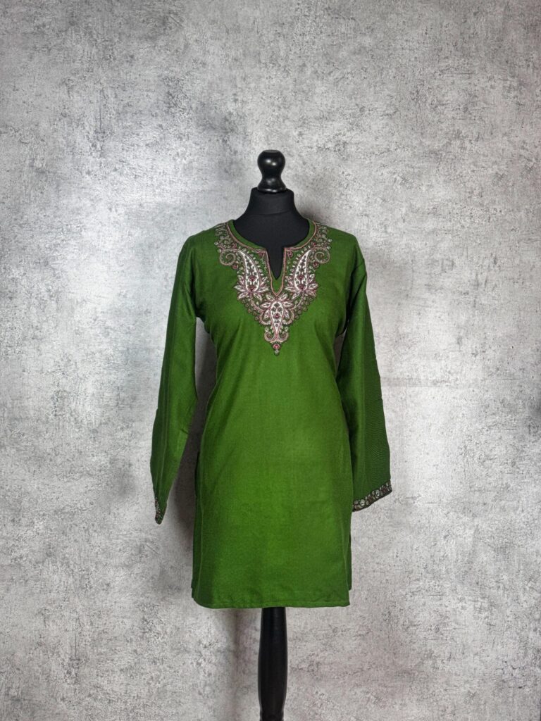 Jadevine Embroidered Kashmiri Kurti
