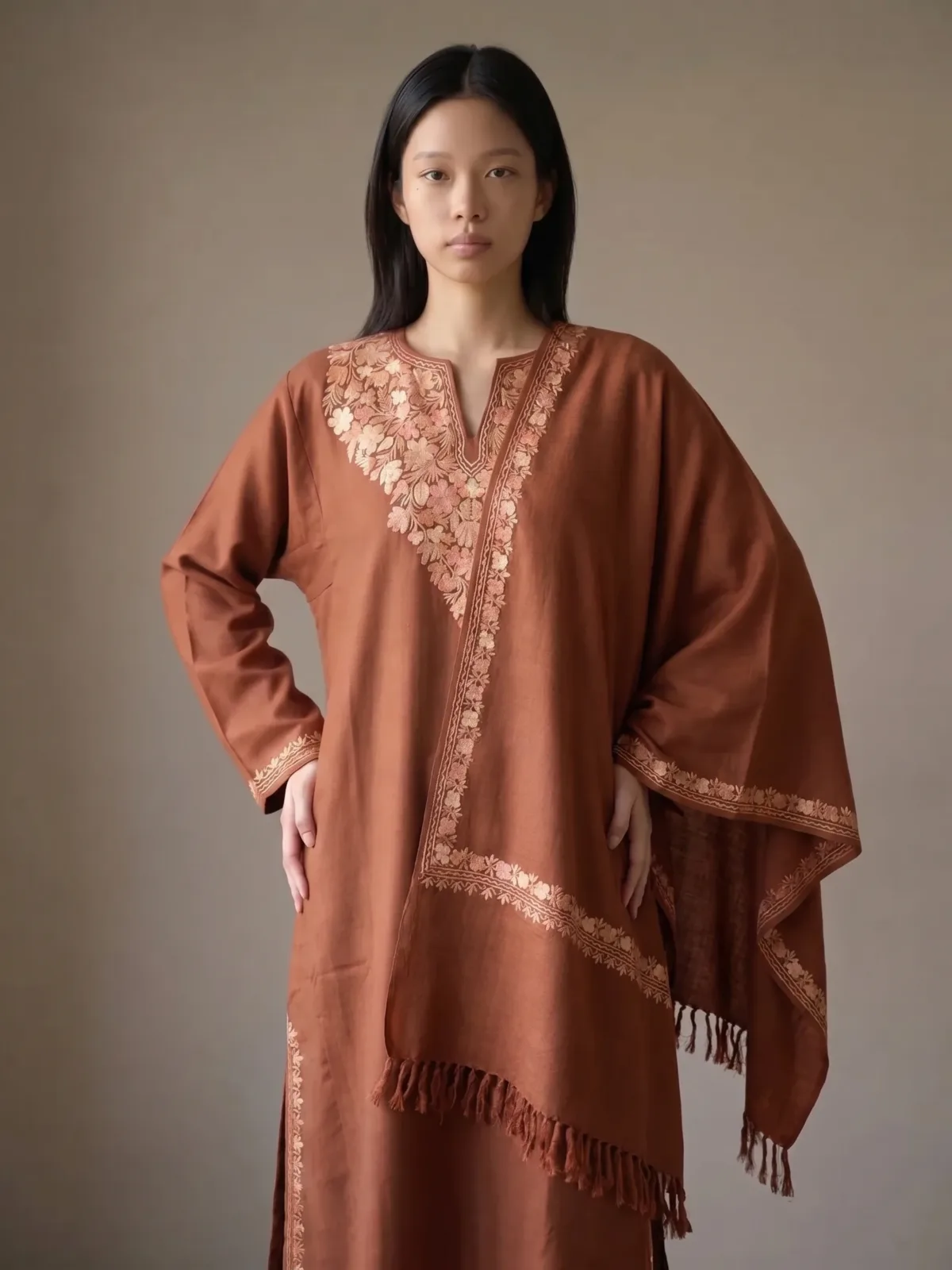 Shaam-e-Russet Aari Embroidered Wool Pheran