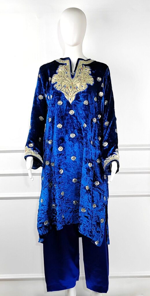 Zarqash Noor Kashmiri Velvet Pheran Set