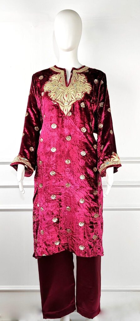 Gulzar-e-Zar Kashmiri Velvet Pheran Set