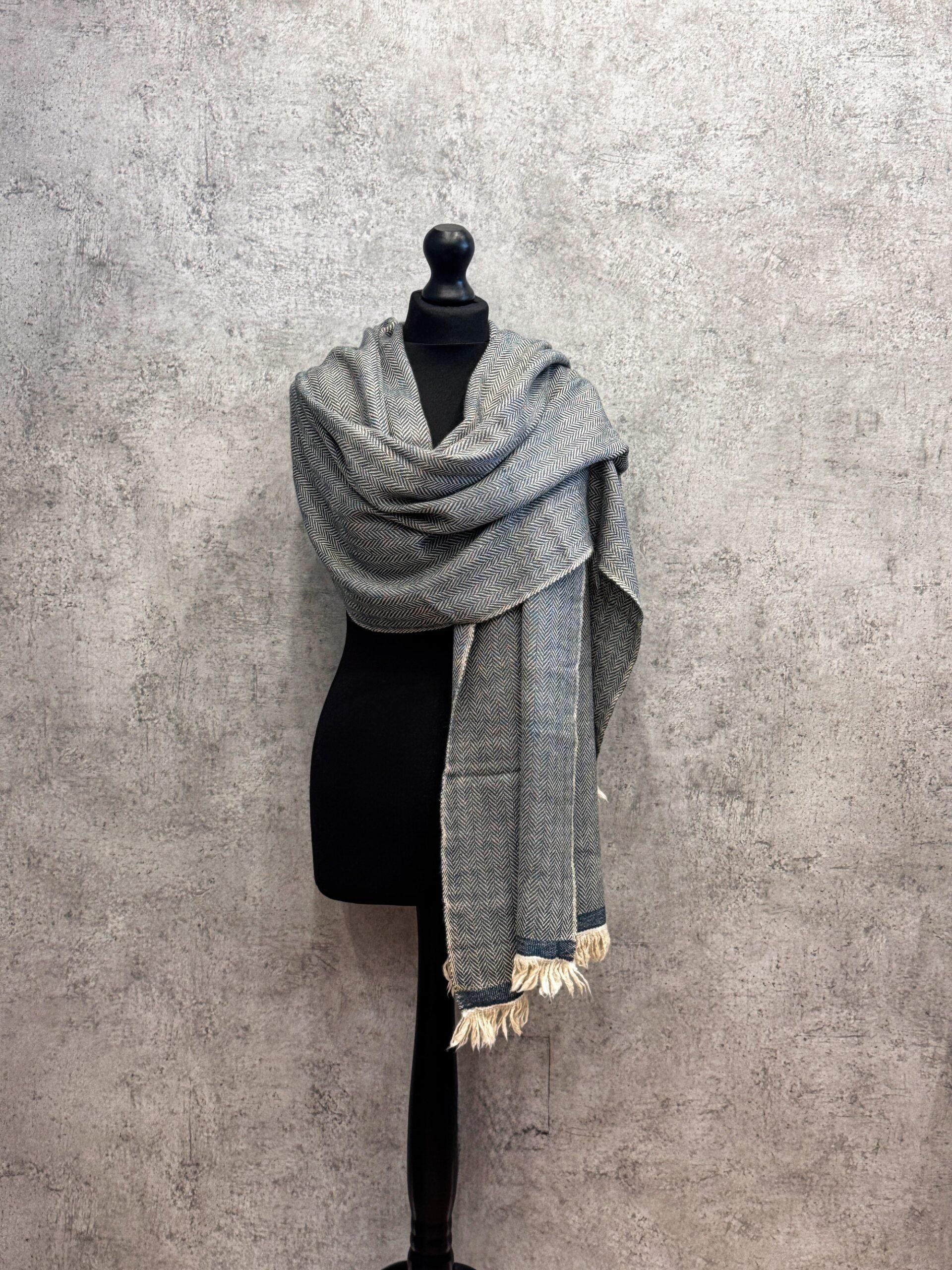 IMG_9100-700x933 Heritage Pashmina® Silver Ash Cashmere Scarf
