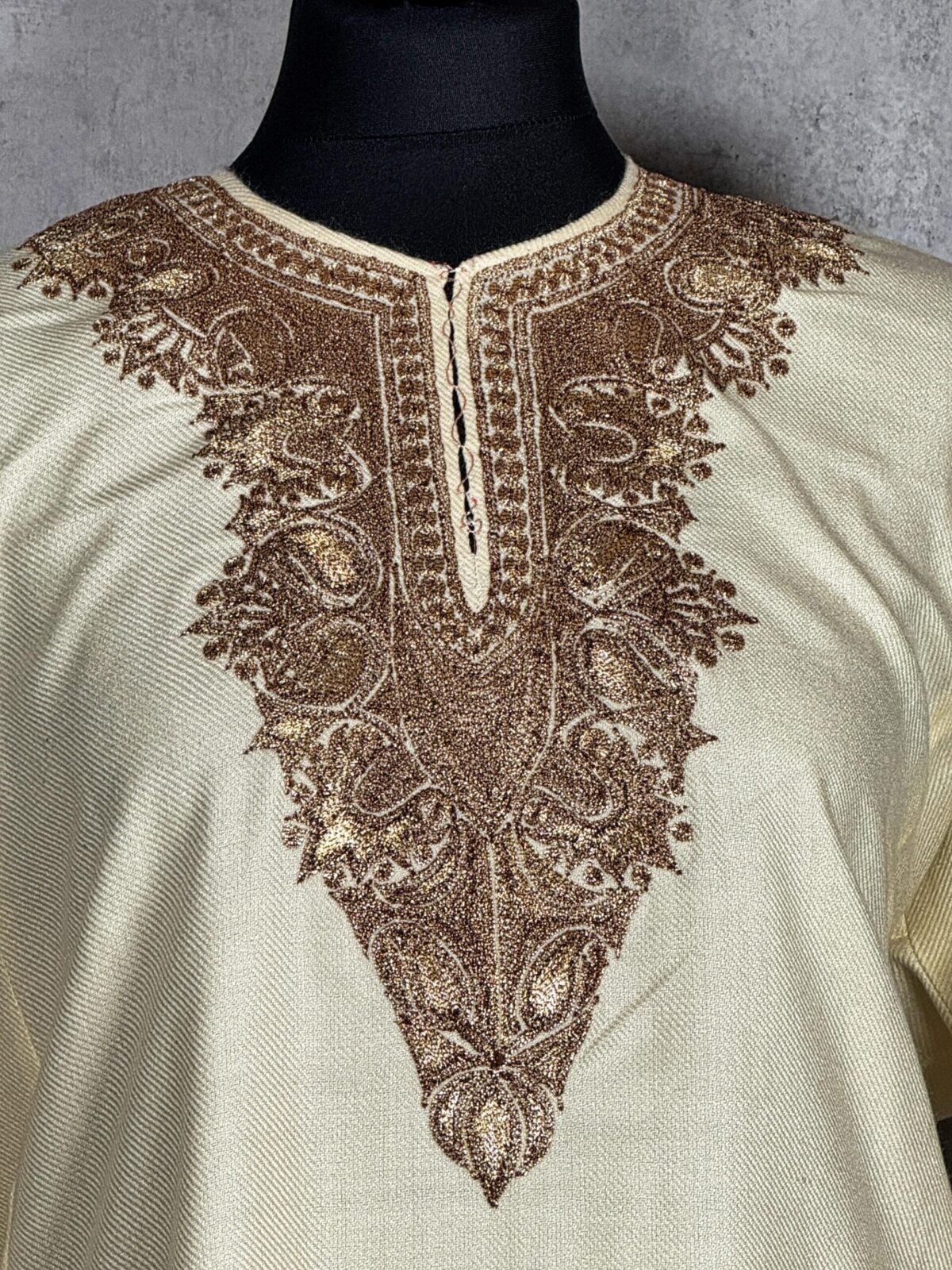 Shehzadi Zareen Tilla Pheran