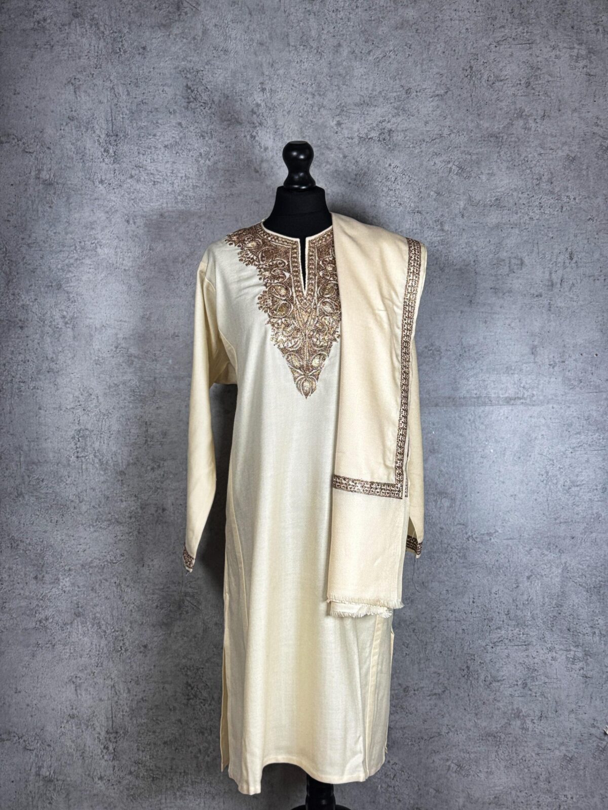 Husn-e-Zar Tilla Pheran Set