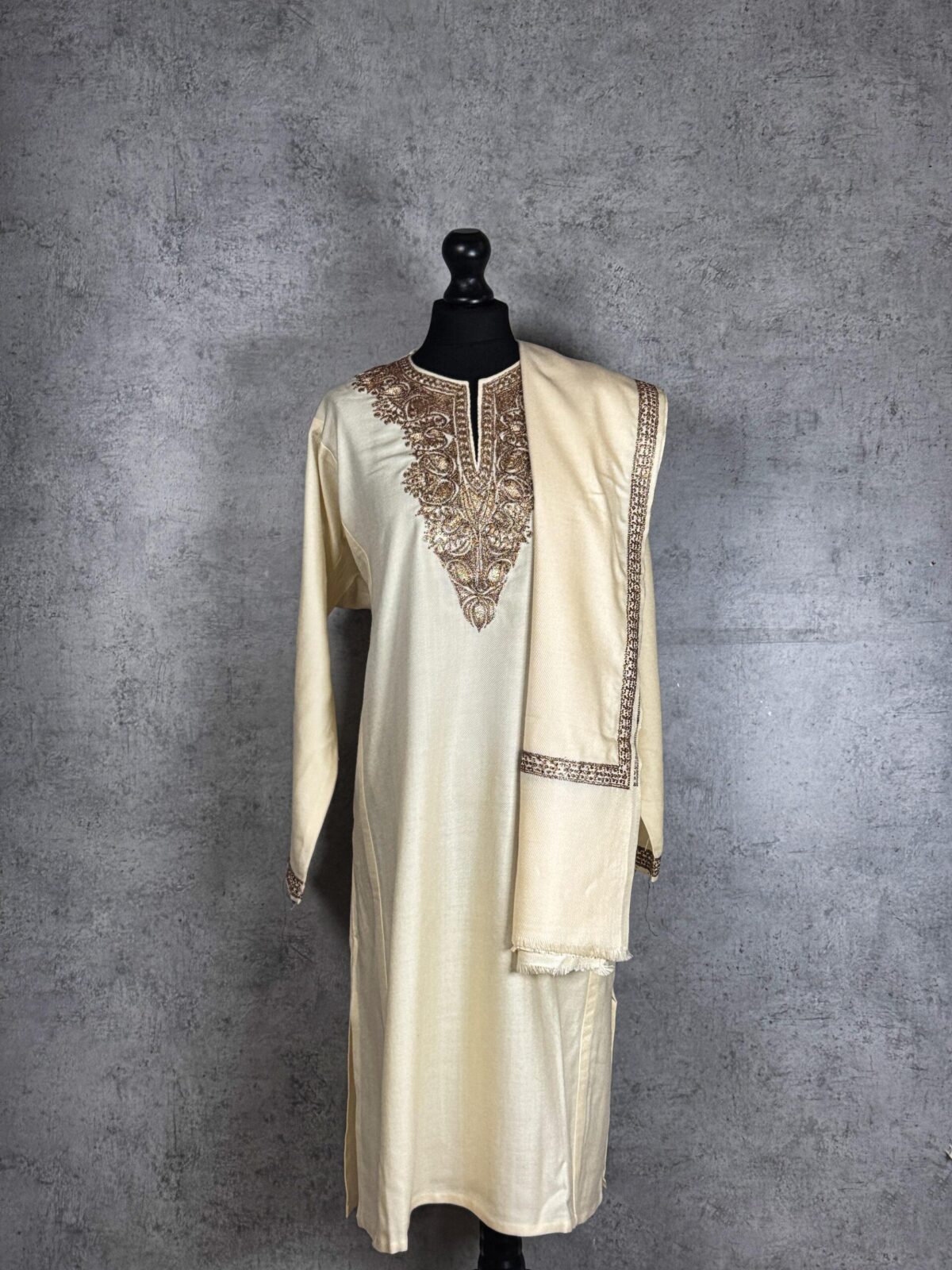 Husn-e-Zar Tilla Pheran Set