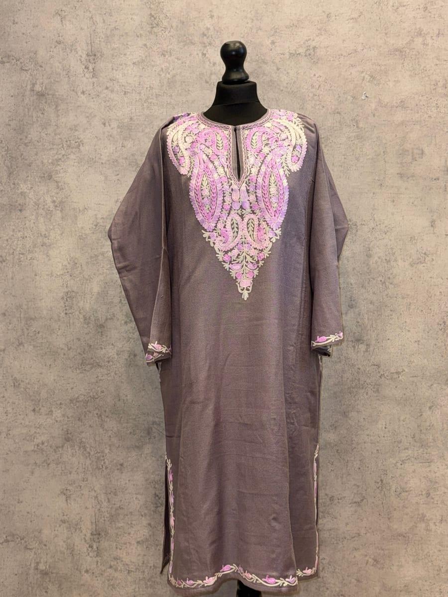 kb-1773503864140-0-700x933 Naqsh e Jahan Kashmiri Acro Wool Aari Pheran in Lavender
