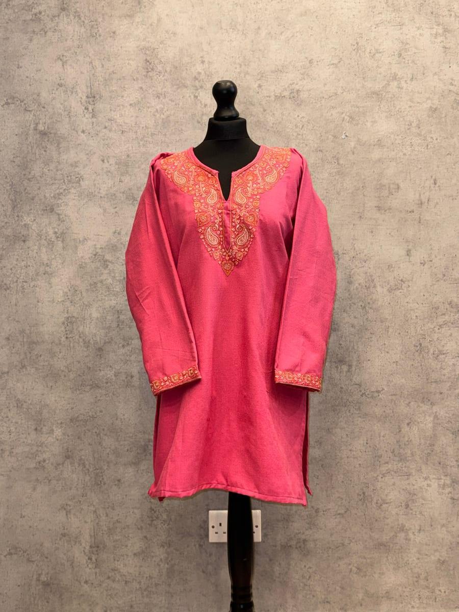 kb-1773505643860-0-700x933 Zewar e Neelam Kashmiri Acro Wool Needle Kurti in Pink