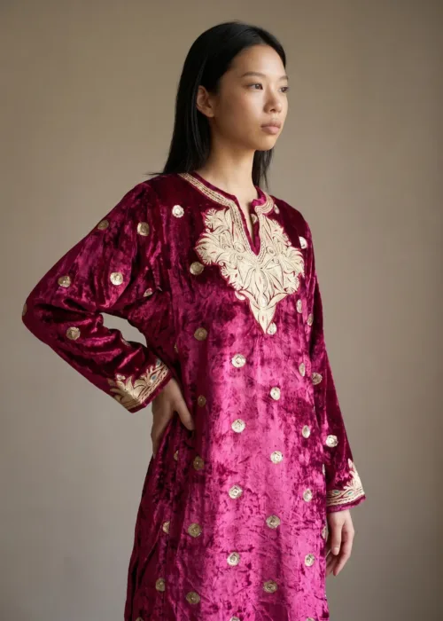 Gulzar-e-Zar Kashmiri Velvet Pheran Set