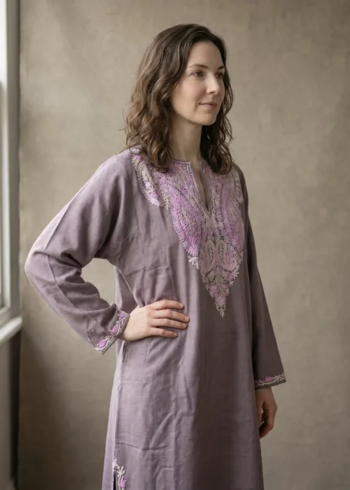 Naqsh e Jahan Kashmiri Acro Wool Aari Pheran in Lavender
