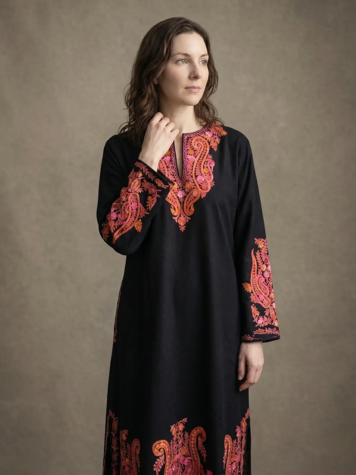 Noor-e-Ember Black Acro Wool Aari-Embroidered Pheran