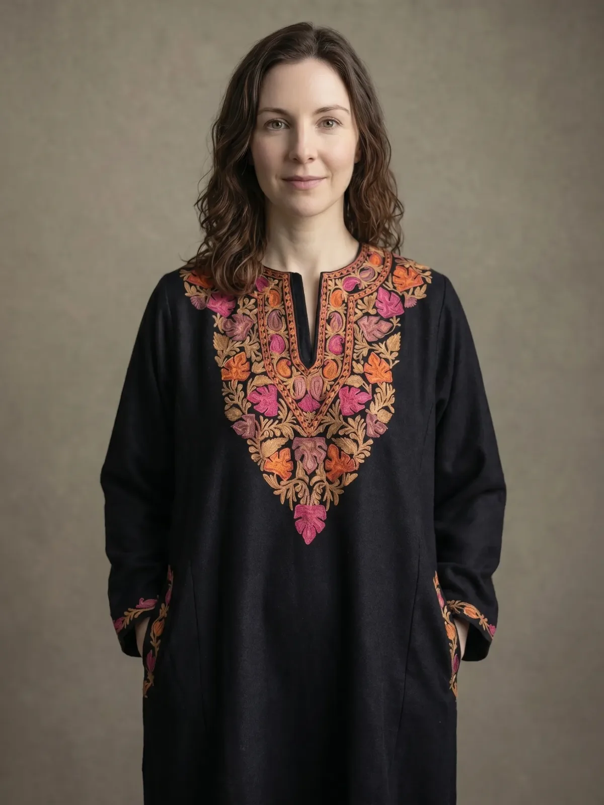 Posh Rang Acro Wool Aari Embroidered Pheran
